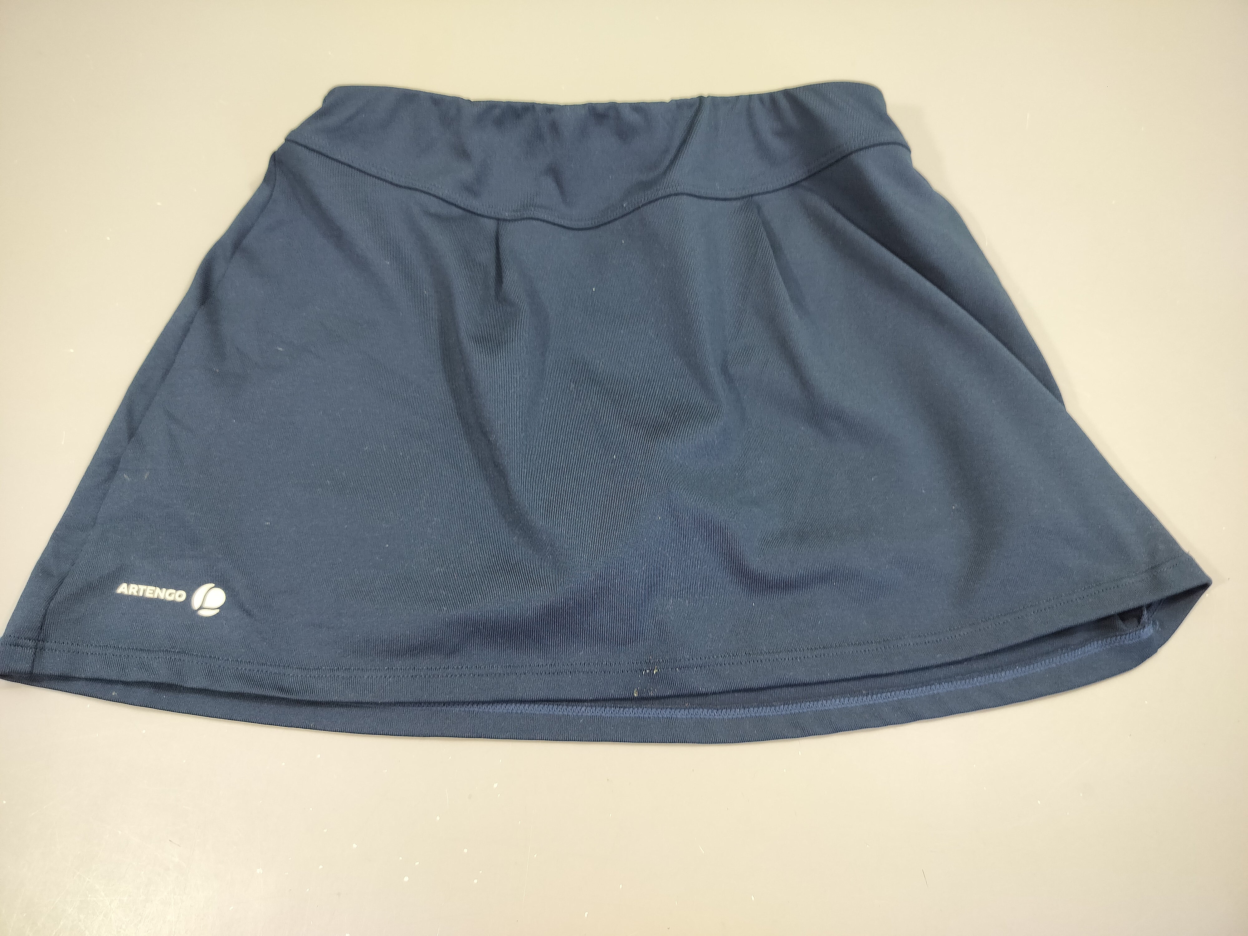 Short jupe Atengo bleu marine. Pas de taille indiquée, estimée  10 a (A  relaver)