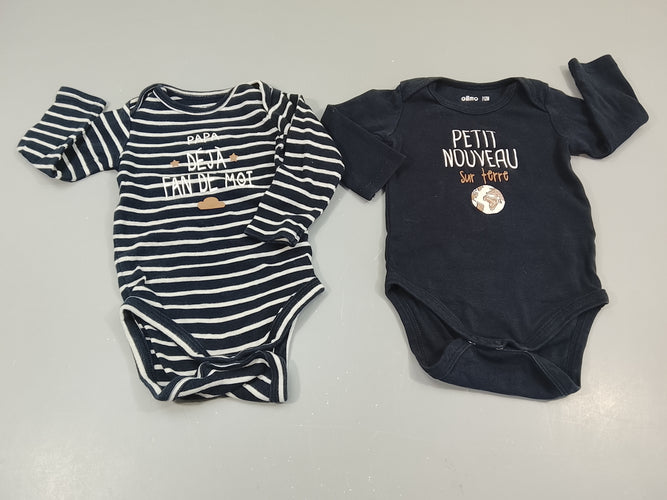Lot de 2 bodies ml 1 bleu marine "petit nouveau sur terre"/ 1 bleu marine rayé blanc  "papa déjà fan de moi", moins cher chez Petit Kiwi