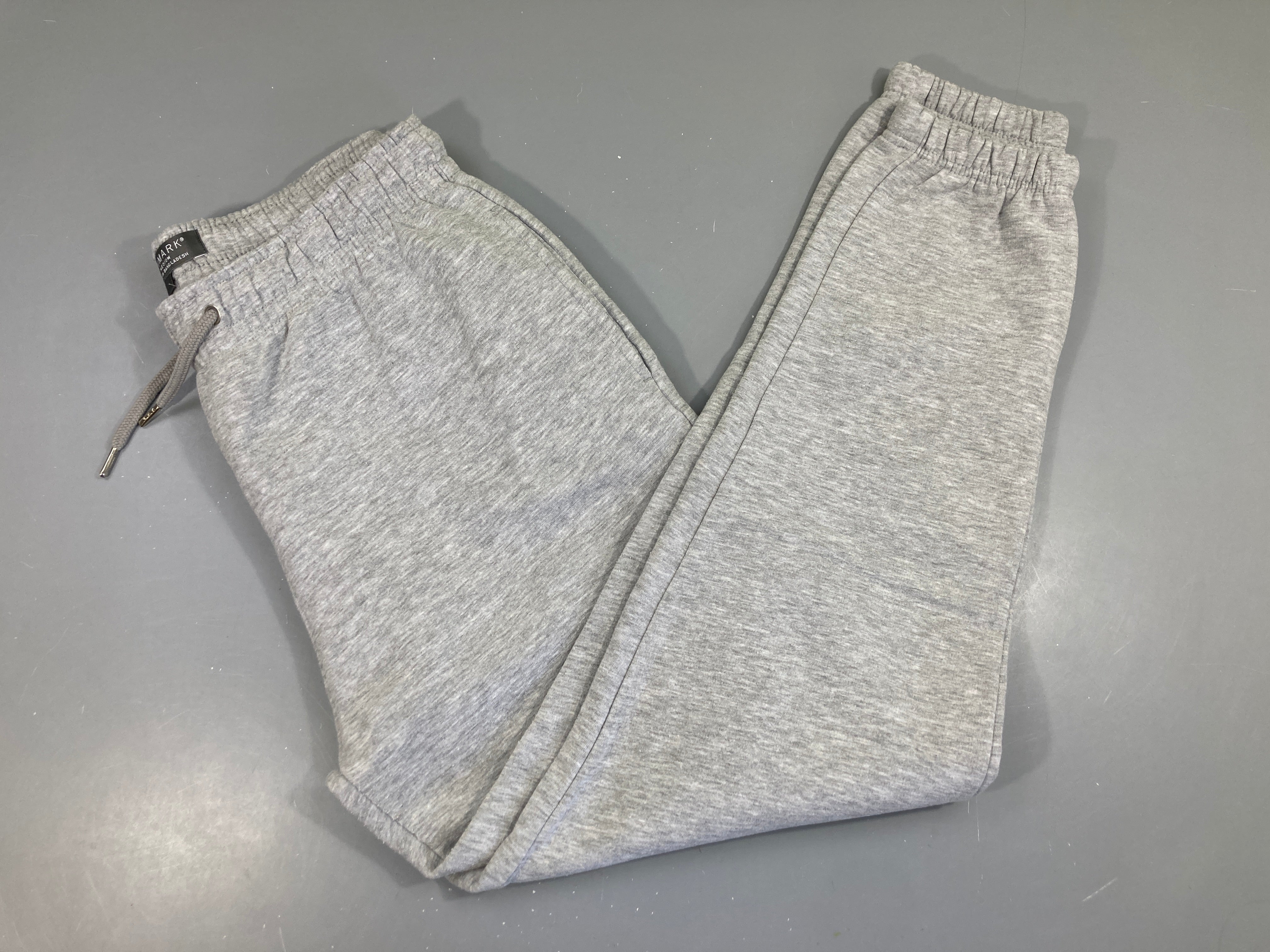 Pantalon de training gris Auréole poche arrière à rafraichir