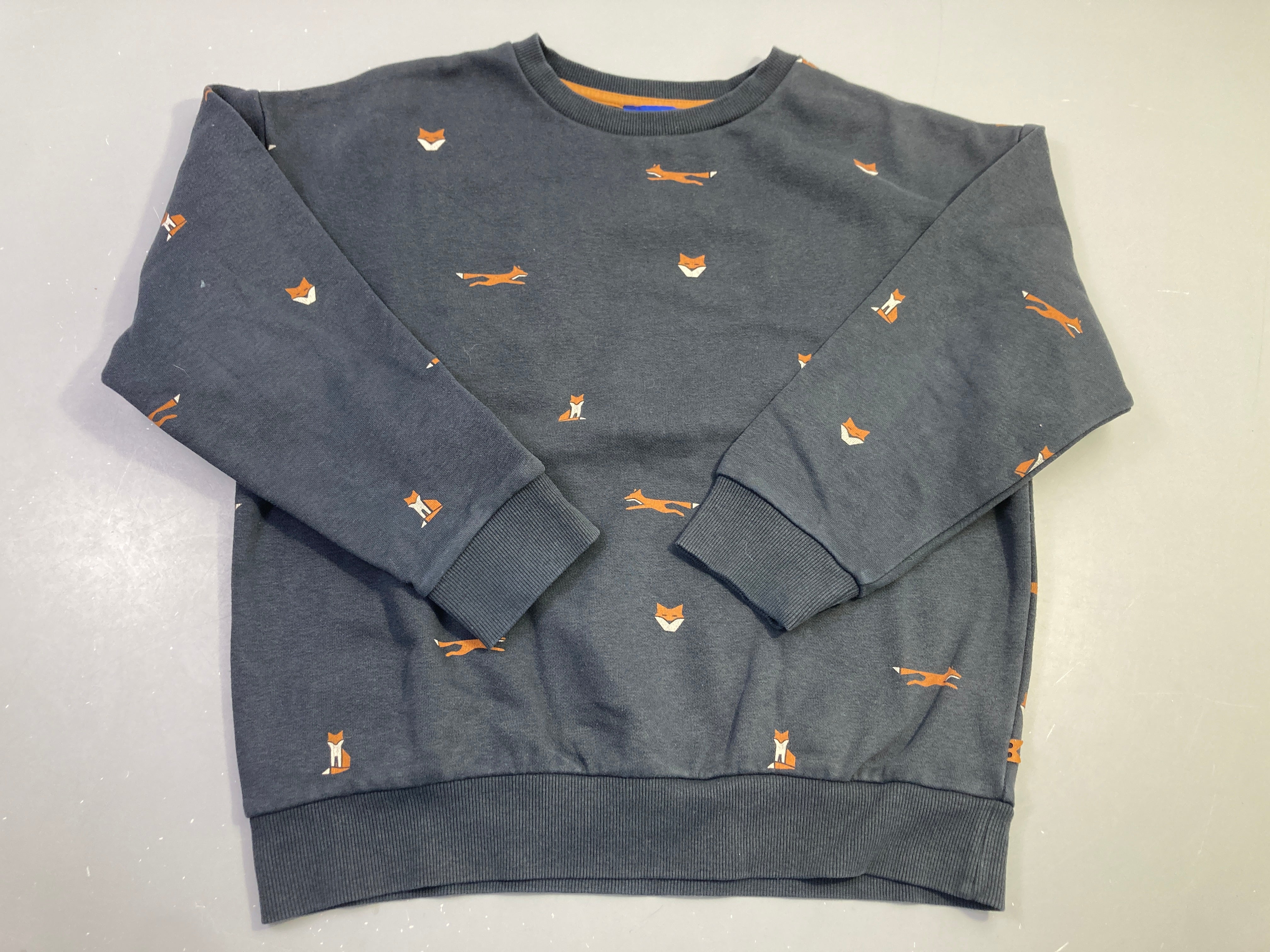 Sweat bleu foncé avec petits renards