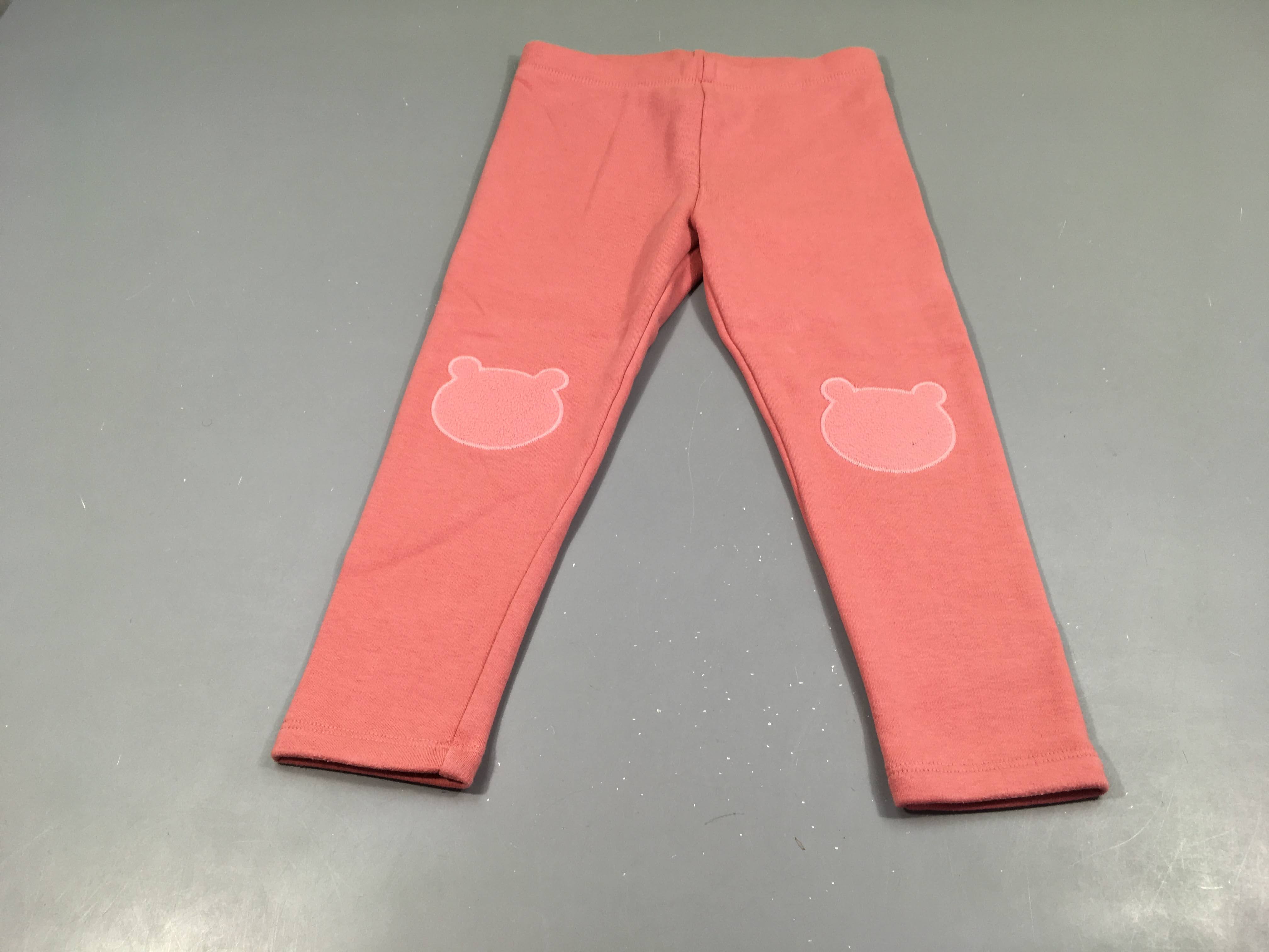 Pantalon molleton saumon flammé , têtes d'ourd aux genoux. Légèrement bouloché