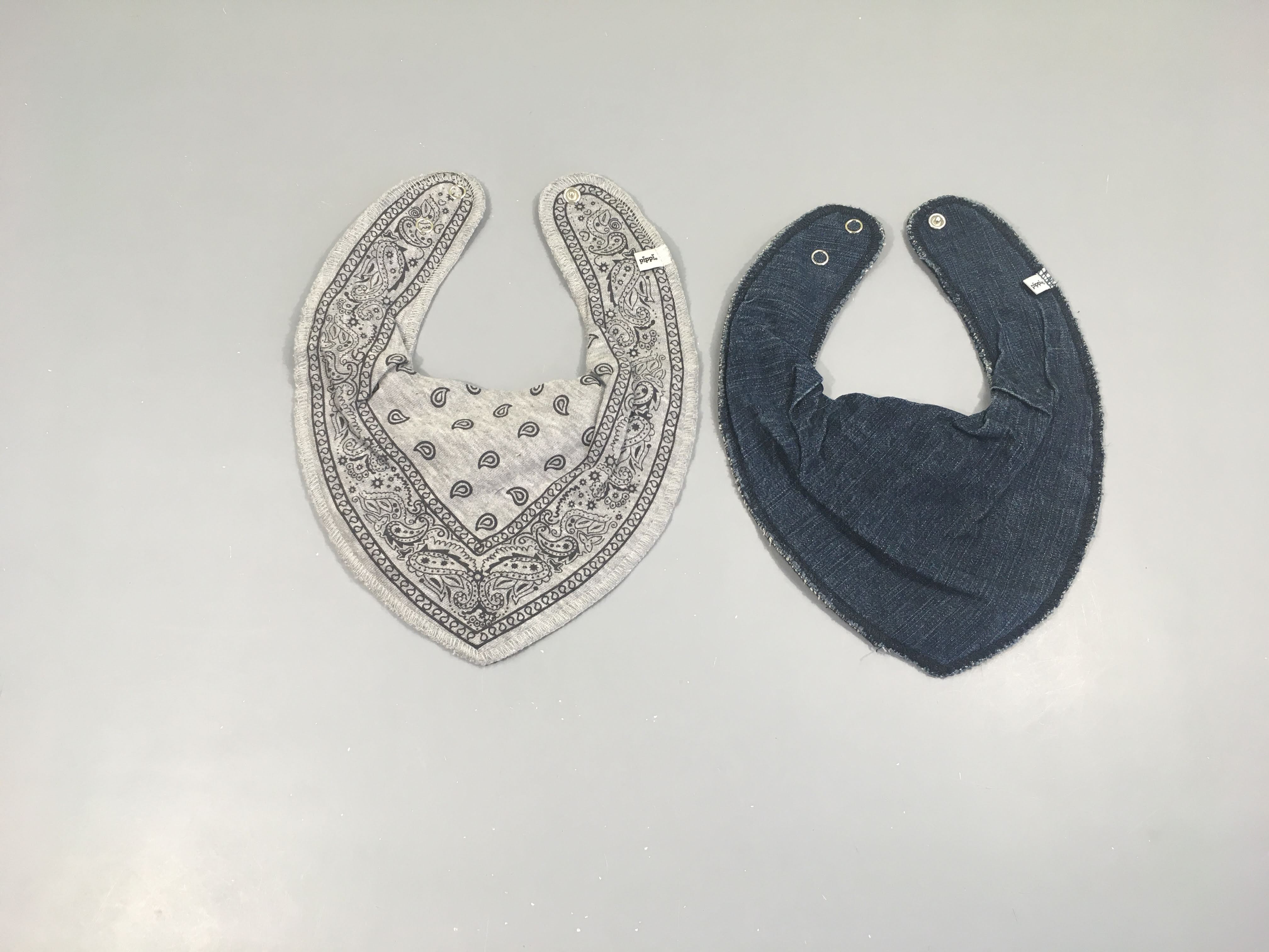 2 Bavoirs bandana épais denim-gris Pippi
