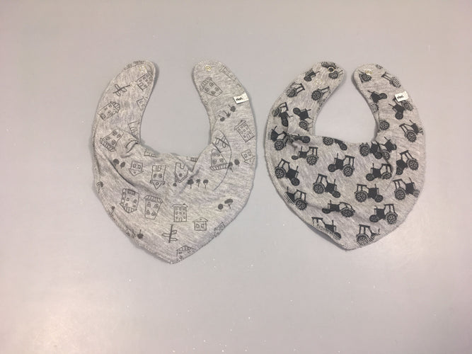 2 Bavoirs bandana épais gris tracteurs Pippi, moins cher chez Petit Kiwi