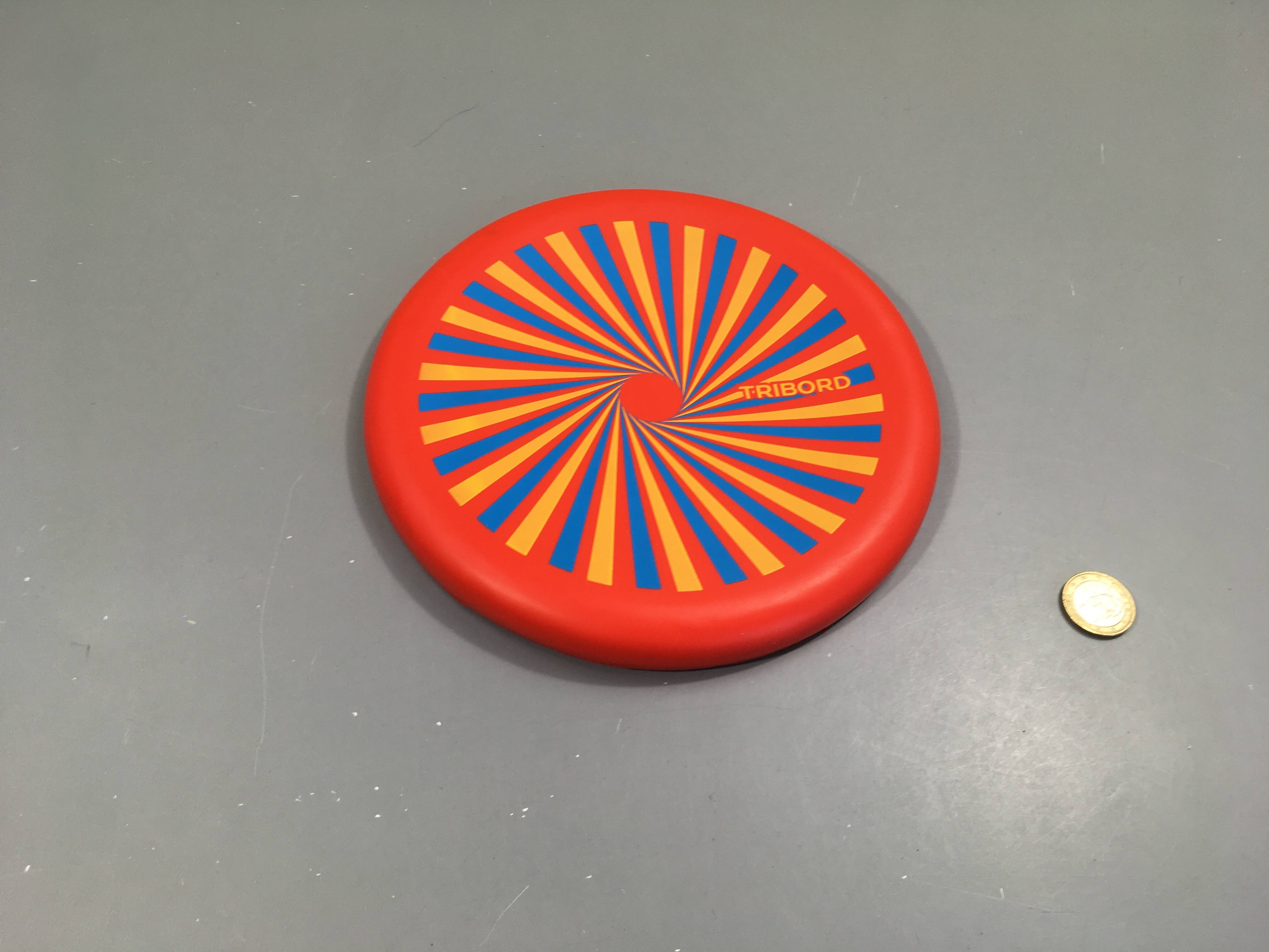 Frisbee souple rouge tribord