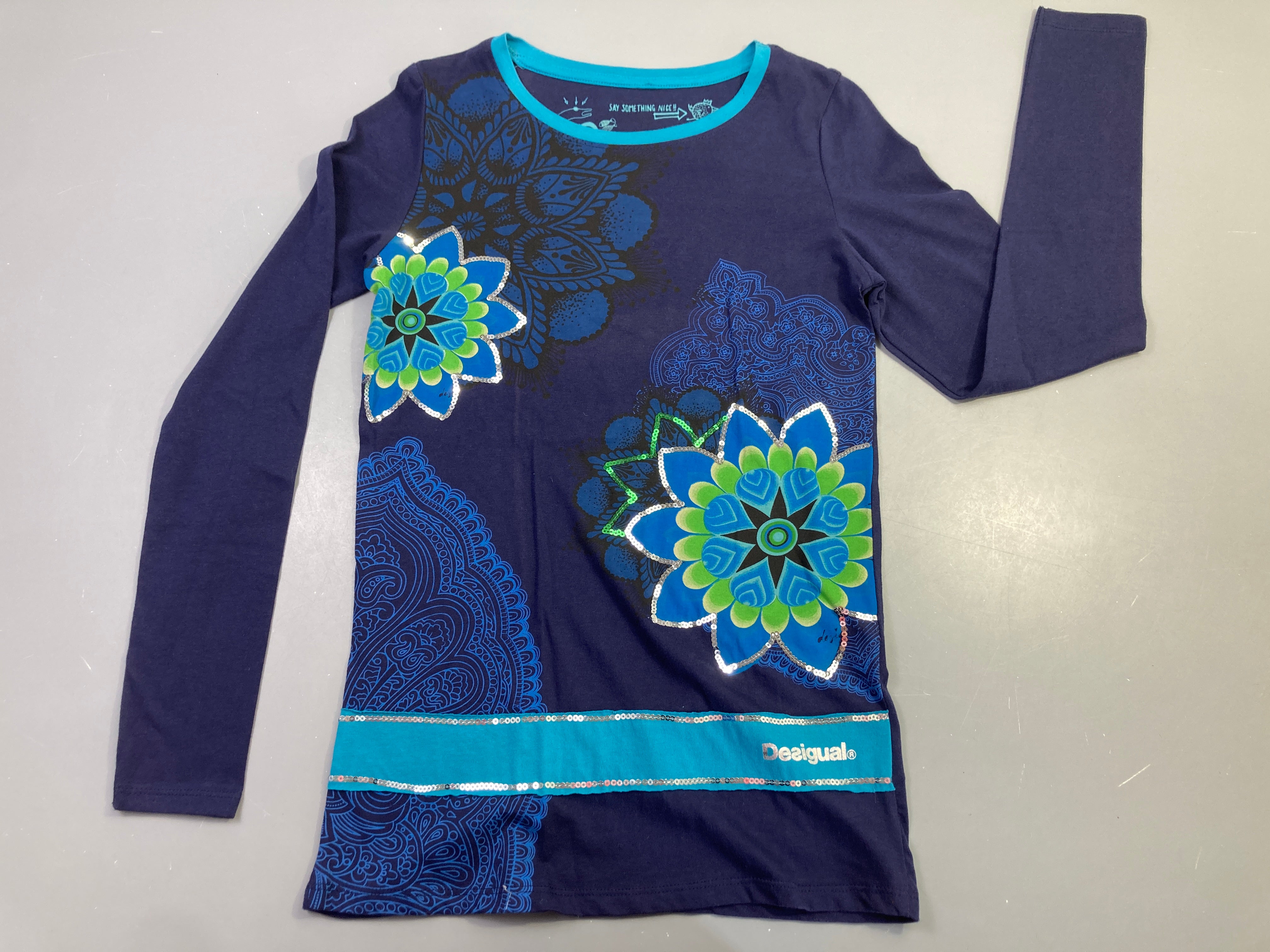 T-shirt m.l/Tunique bleu fleur sequins