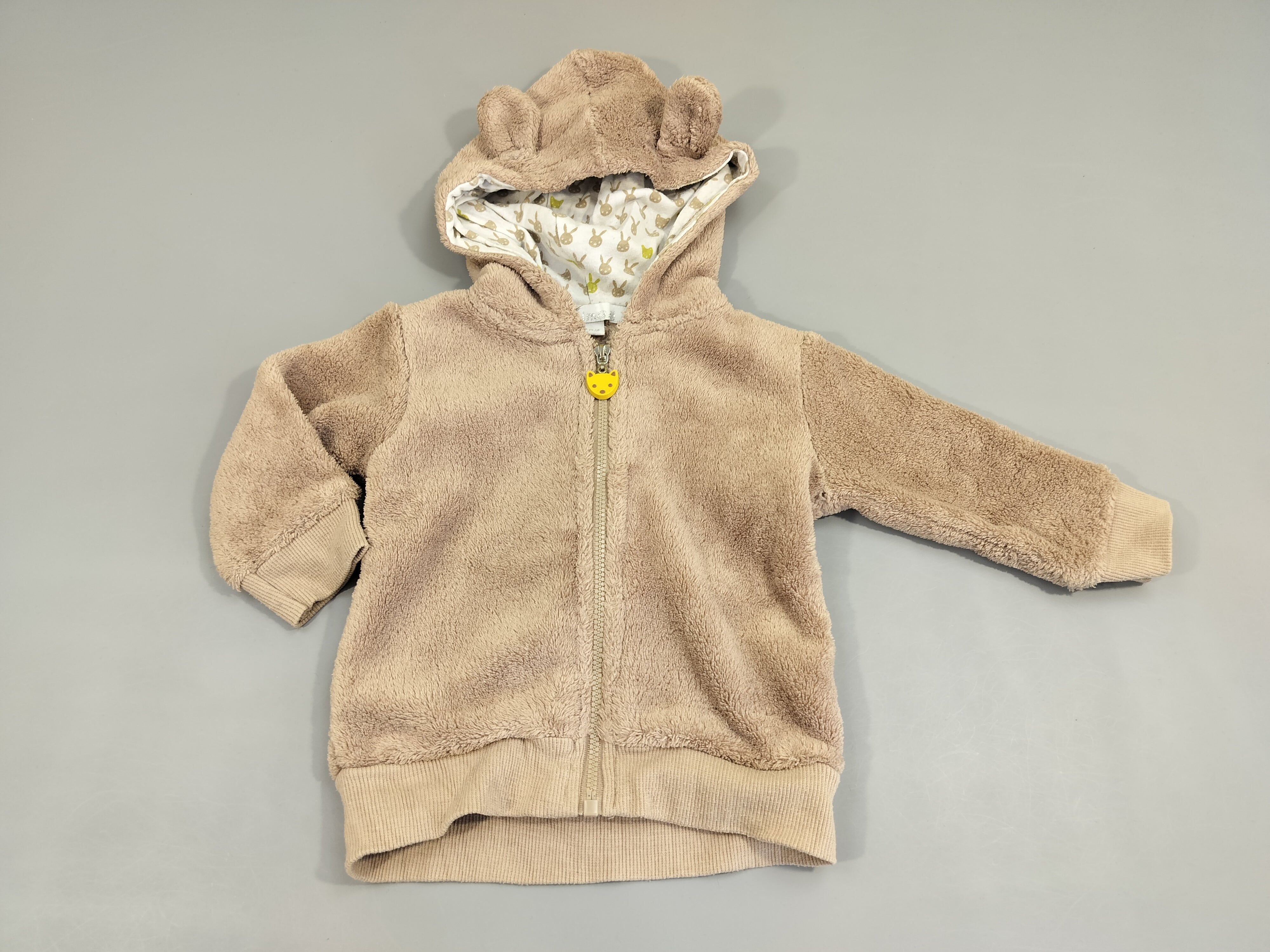 Gilet zippé à capuche duveteux beige