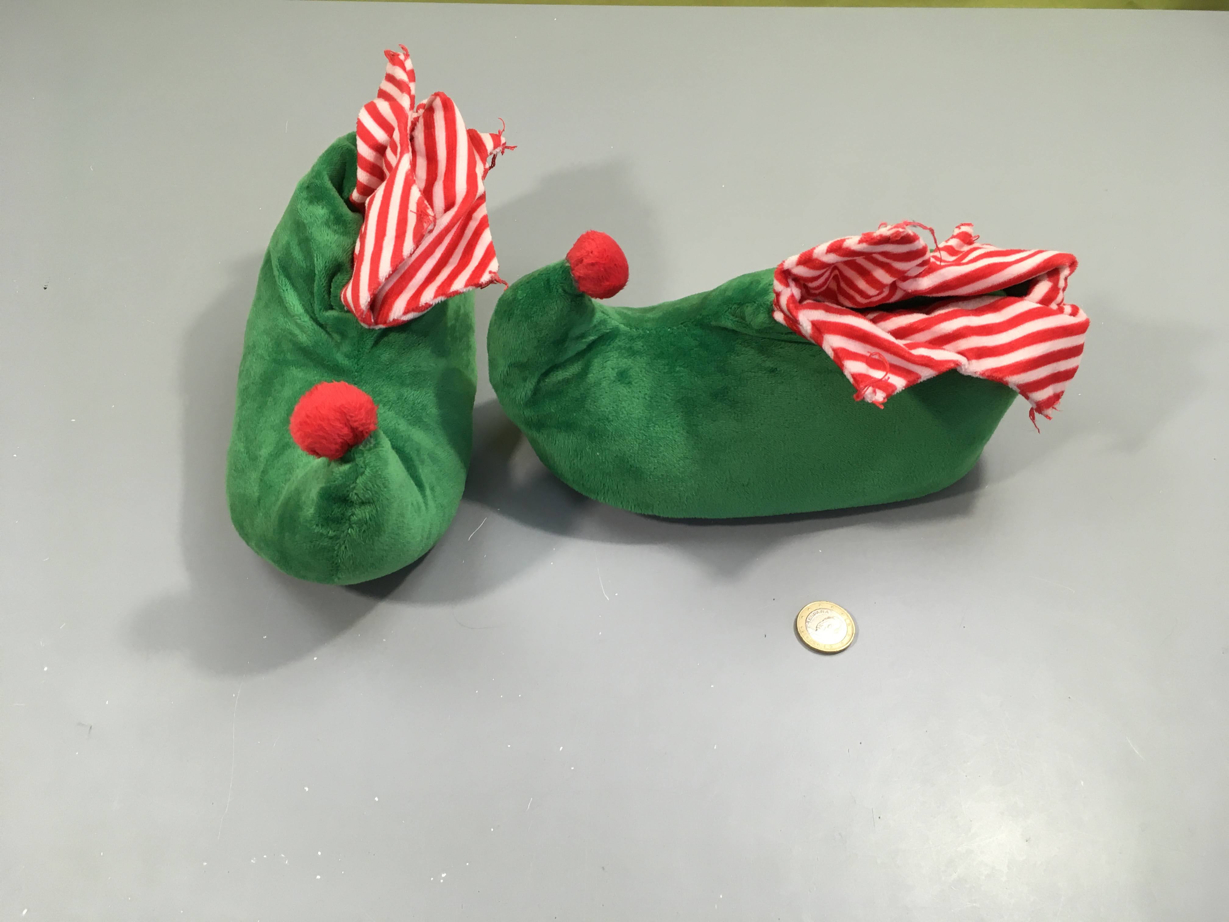Pantoufles de lutin vert/rouge rayé