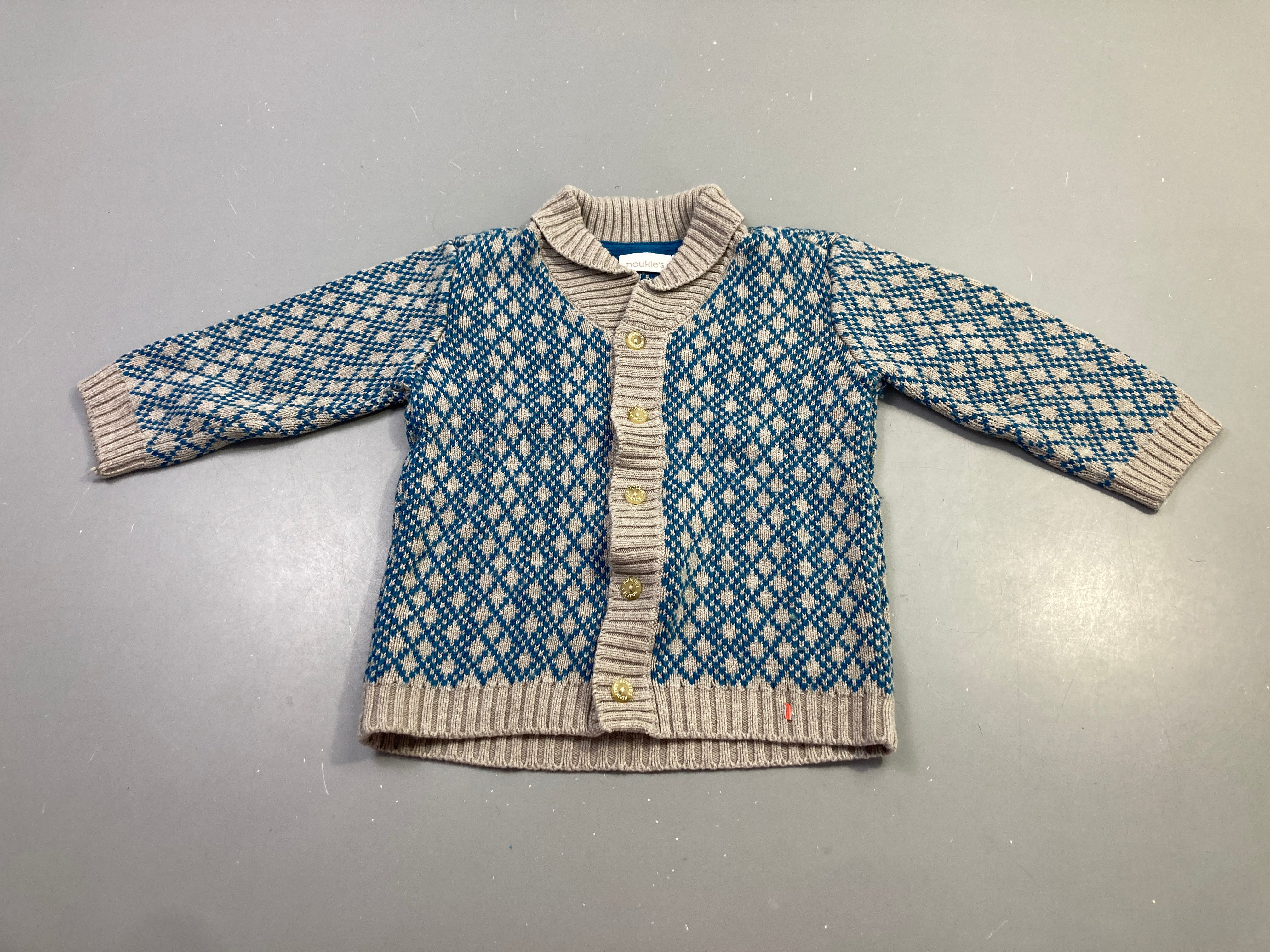 Gilet tricot losanges bleu beige boutonné
