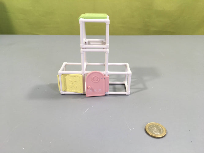 Sylvanian Families-5025-Gymnase pour Bébé, manque le toboggan, moins cher chez Petit Kiwi