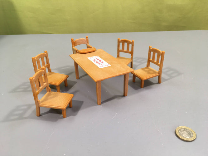Sylvanian Families 4506 - Table de repas, moins cher chez Petit Kiwi