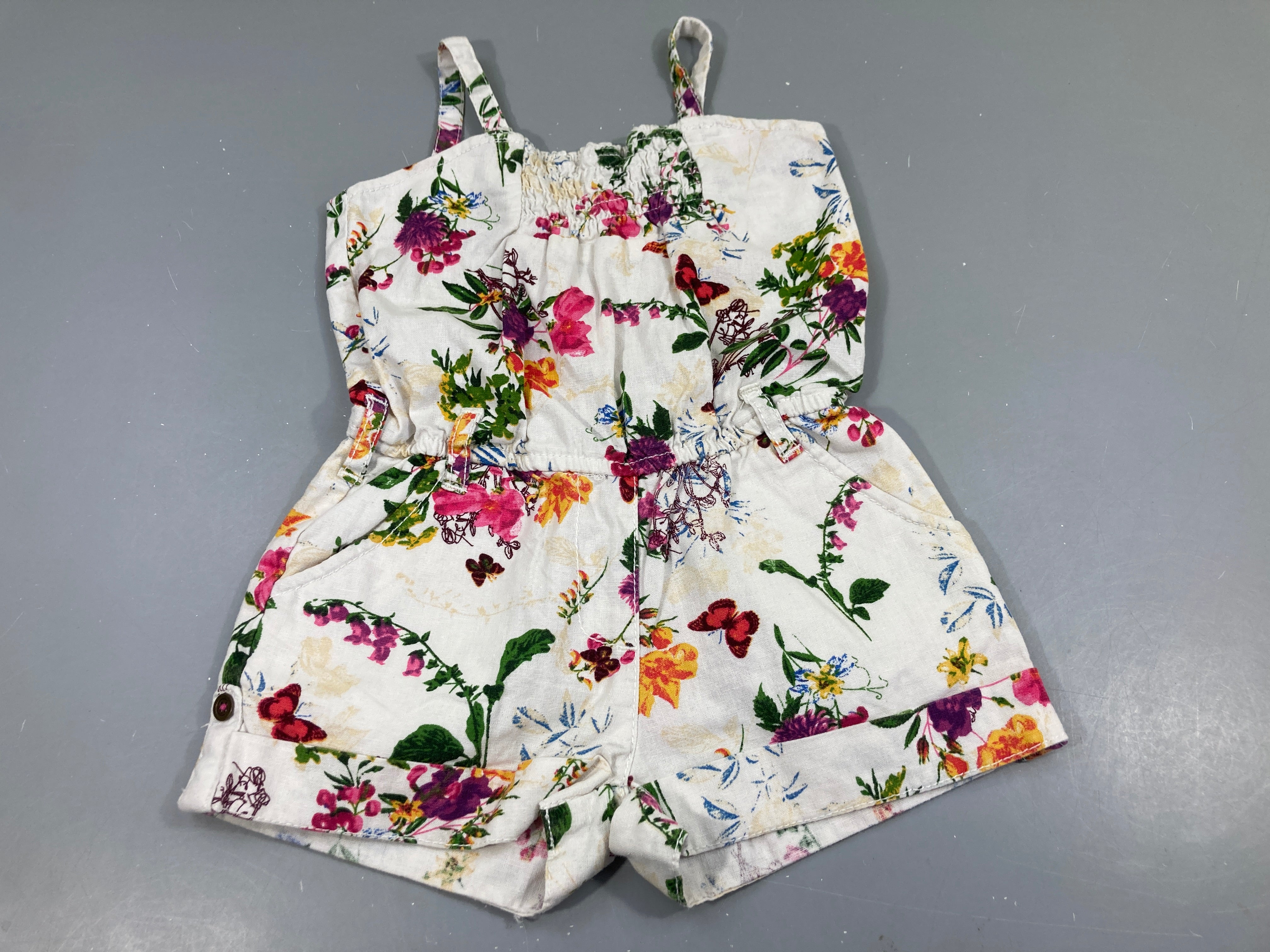 Combinaison blanche fleurie Lin? Taille estimée