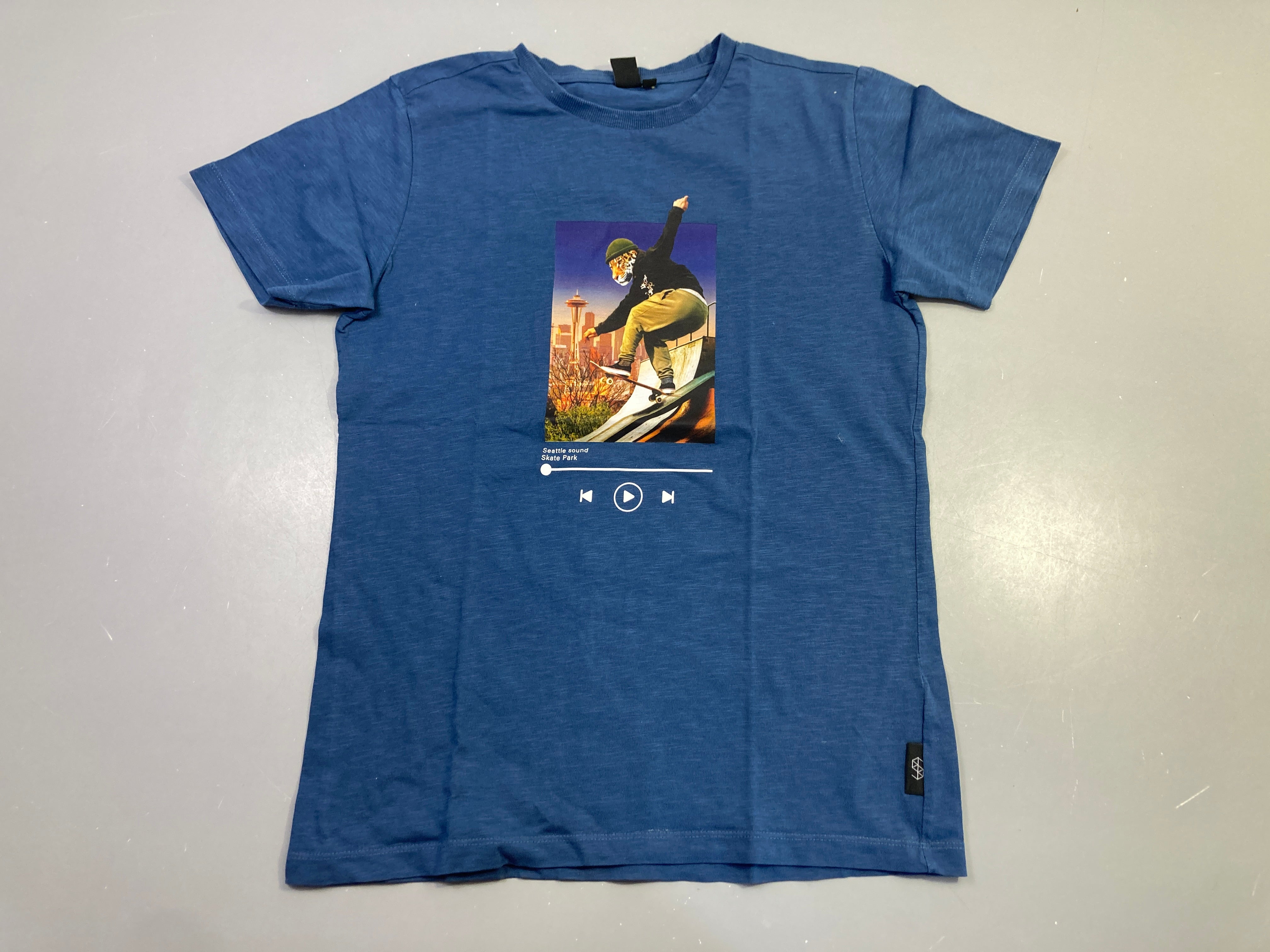 T-shirt m.c bleu skate imprimé