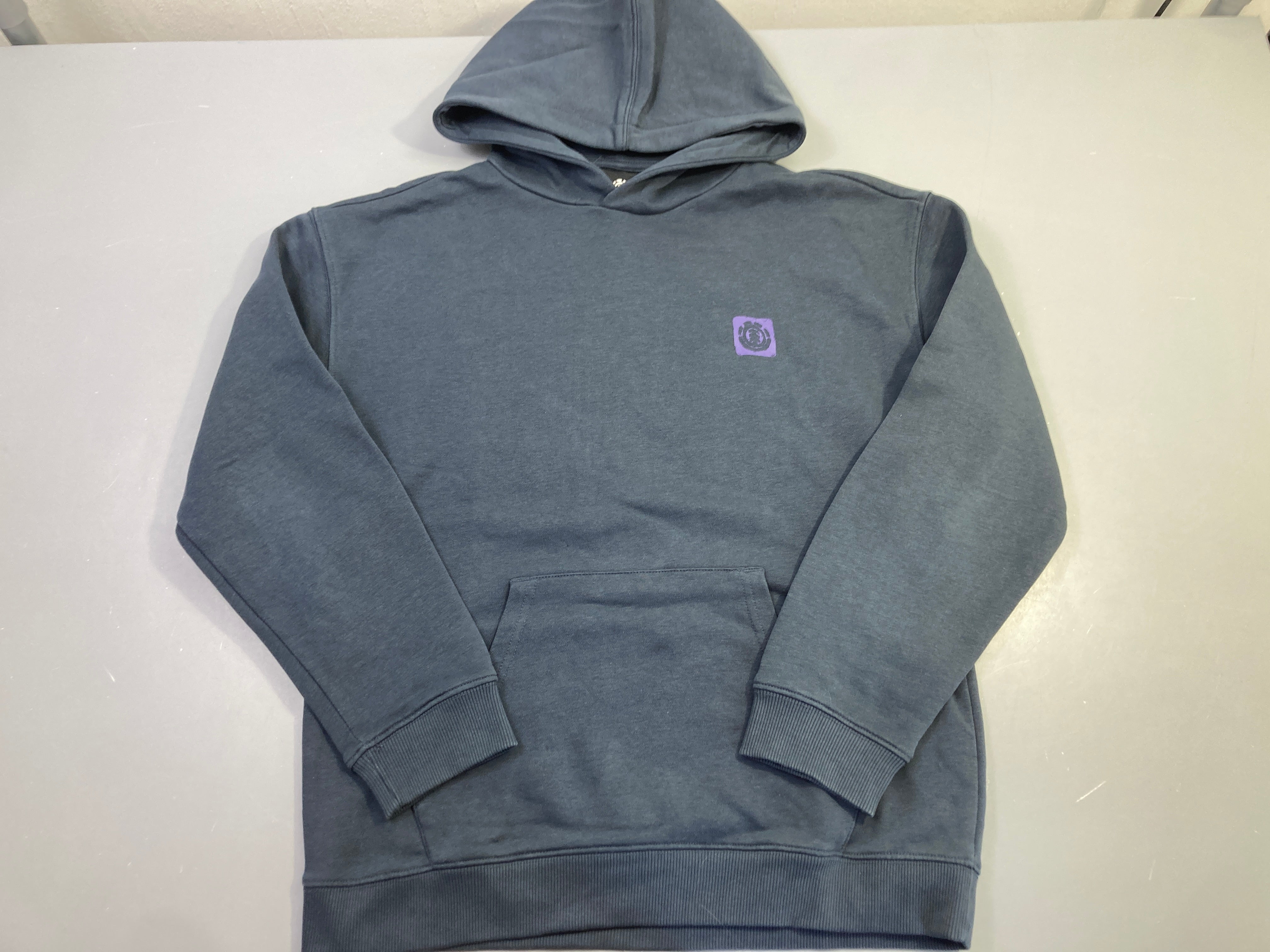 Sweat bleu foncé Elément