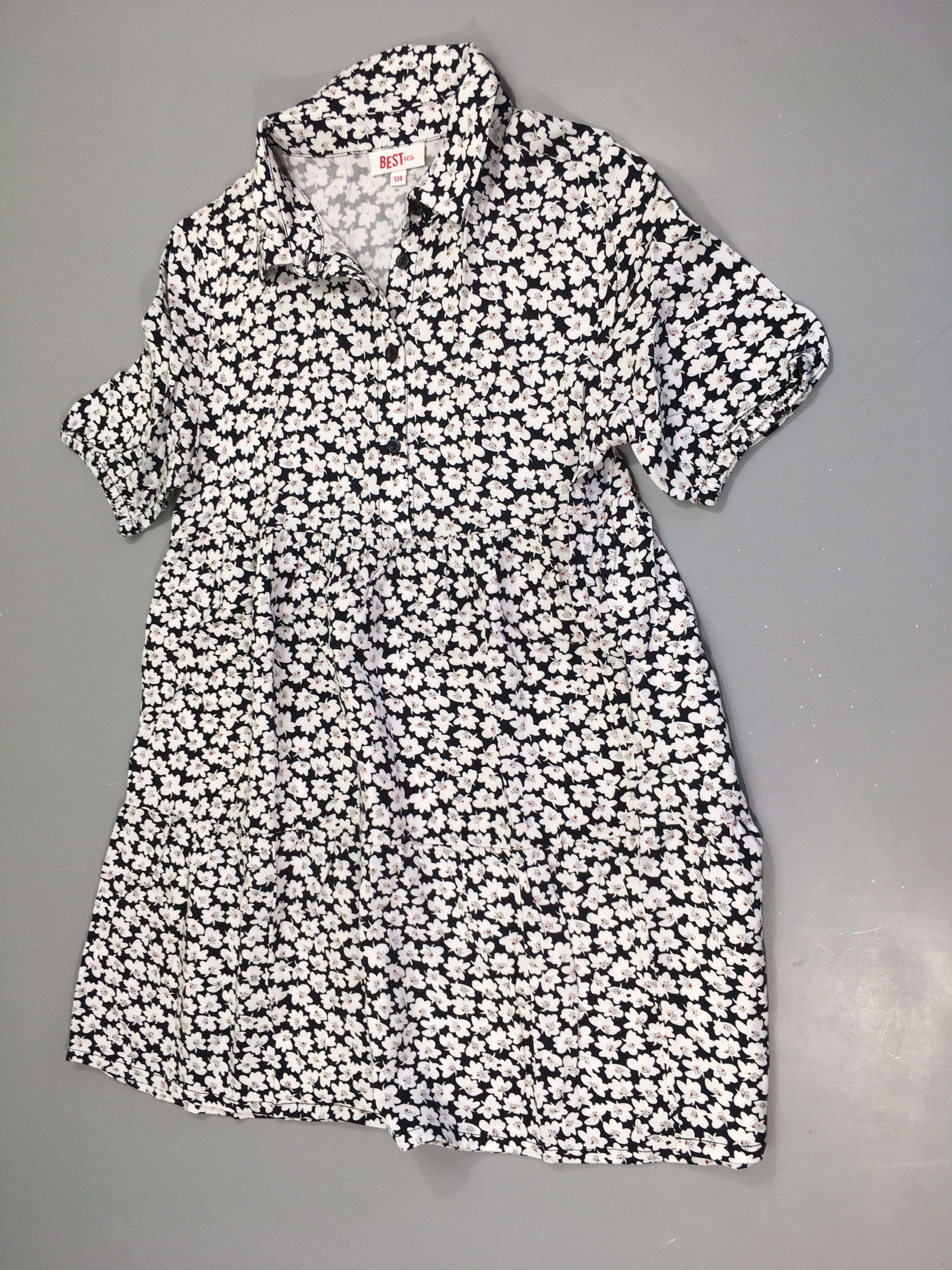 Robe m.c noire fleurie blanc