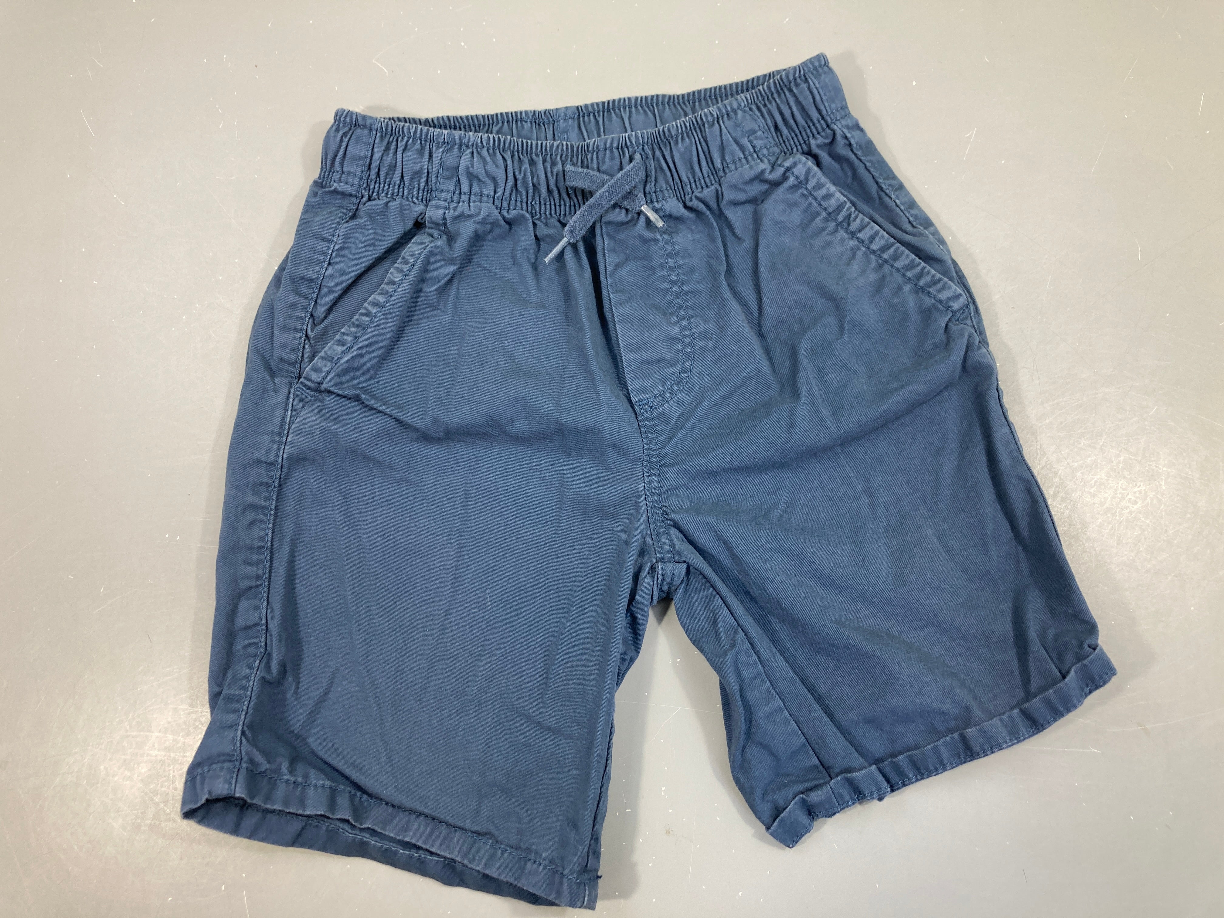 Bemruda bleu foncé, un peu bouloché