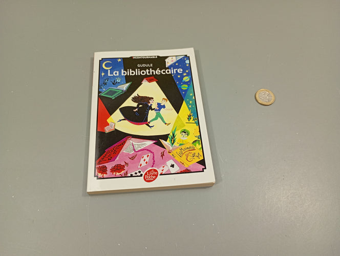 La bibliothécaire., moins cher chez Petit Kiwi