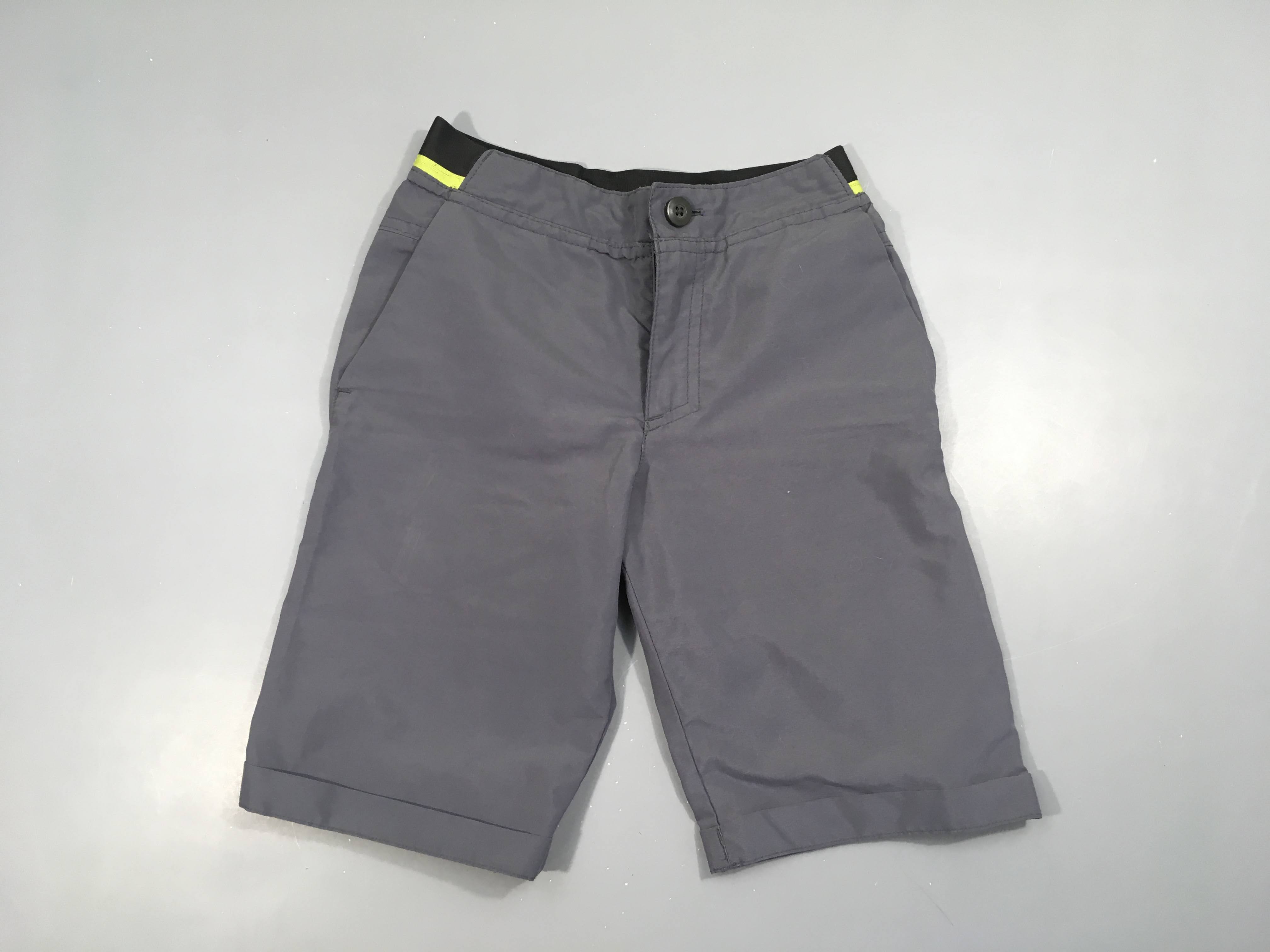 Bermuda à revers gris