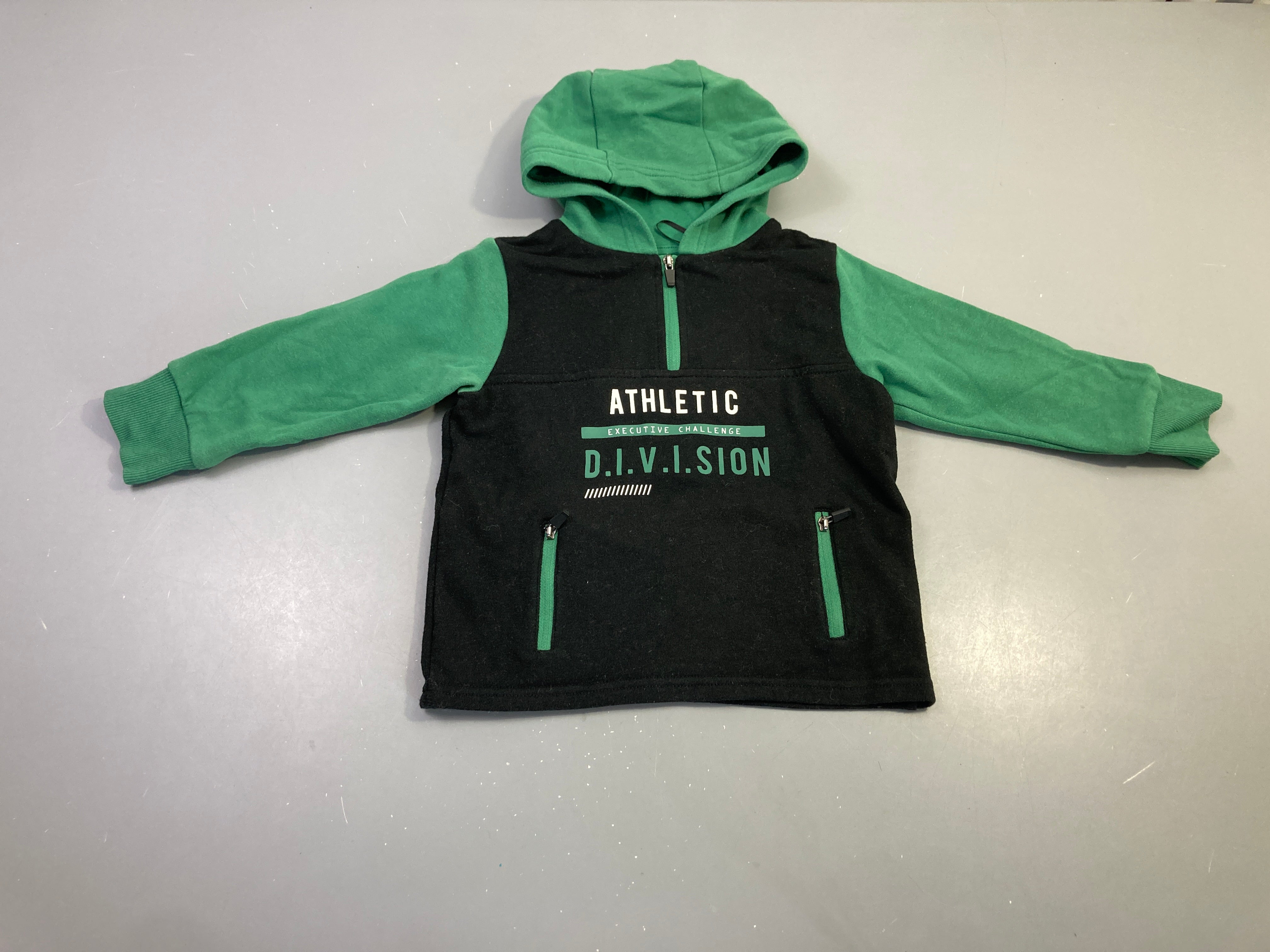 Sweat zippé capuche vert noir division