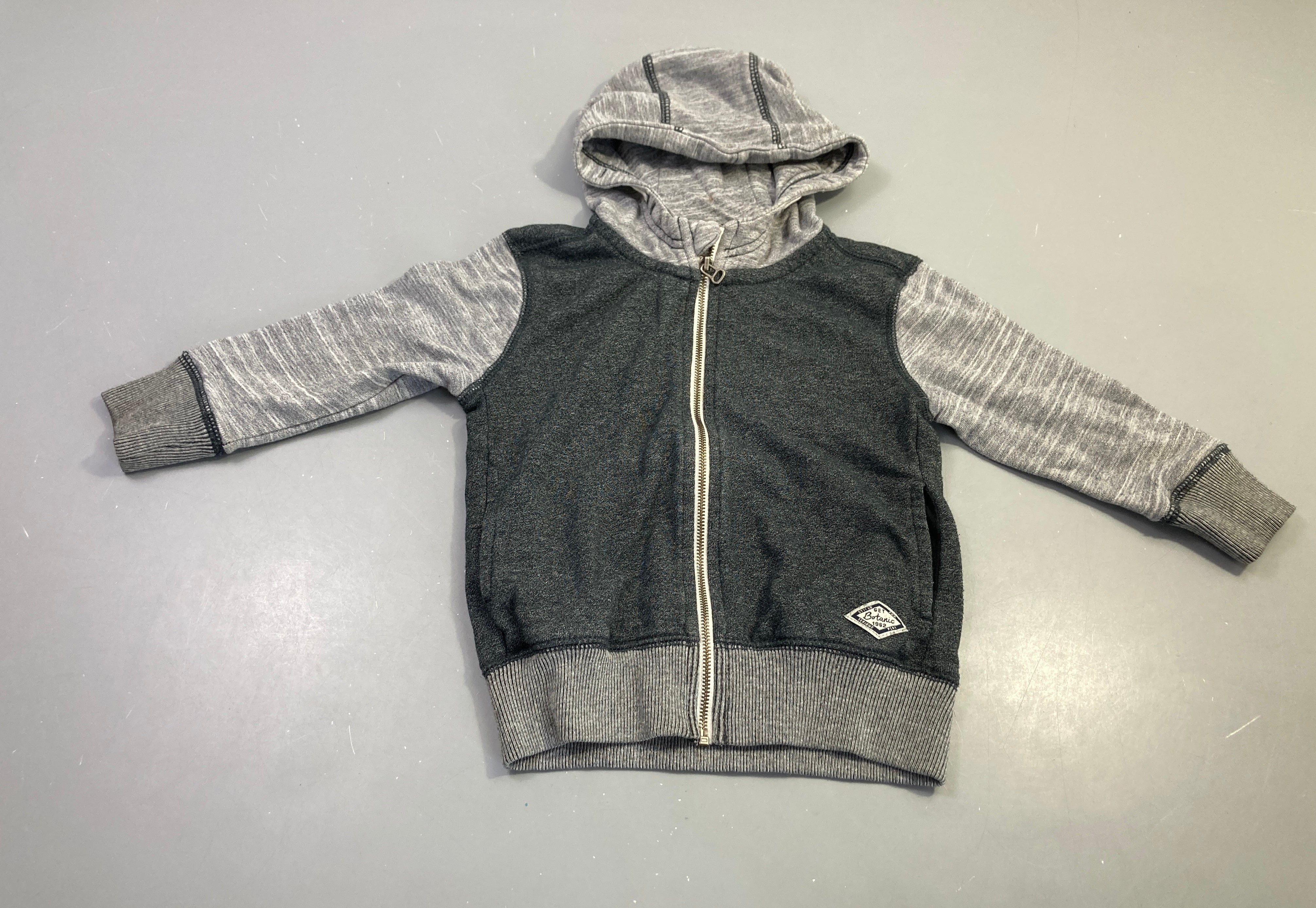 Sweat zippé capuche gris bicolore