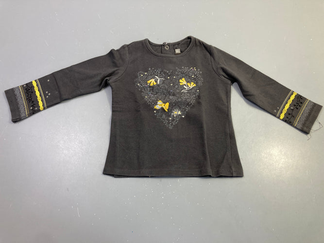 T-shirt m.l gris anthracite cœur fleuri broderie jaune, moins cher chez Petit Kiwi