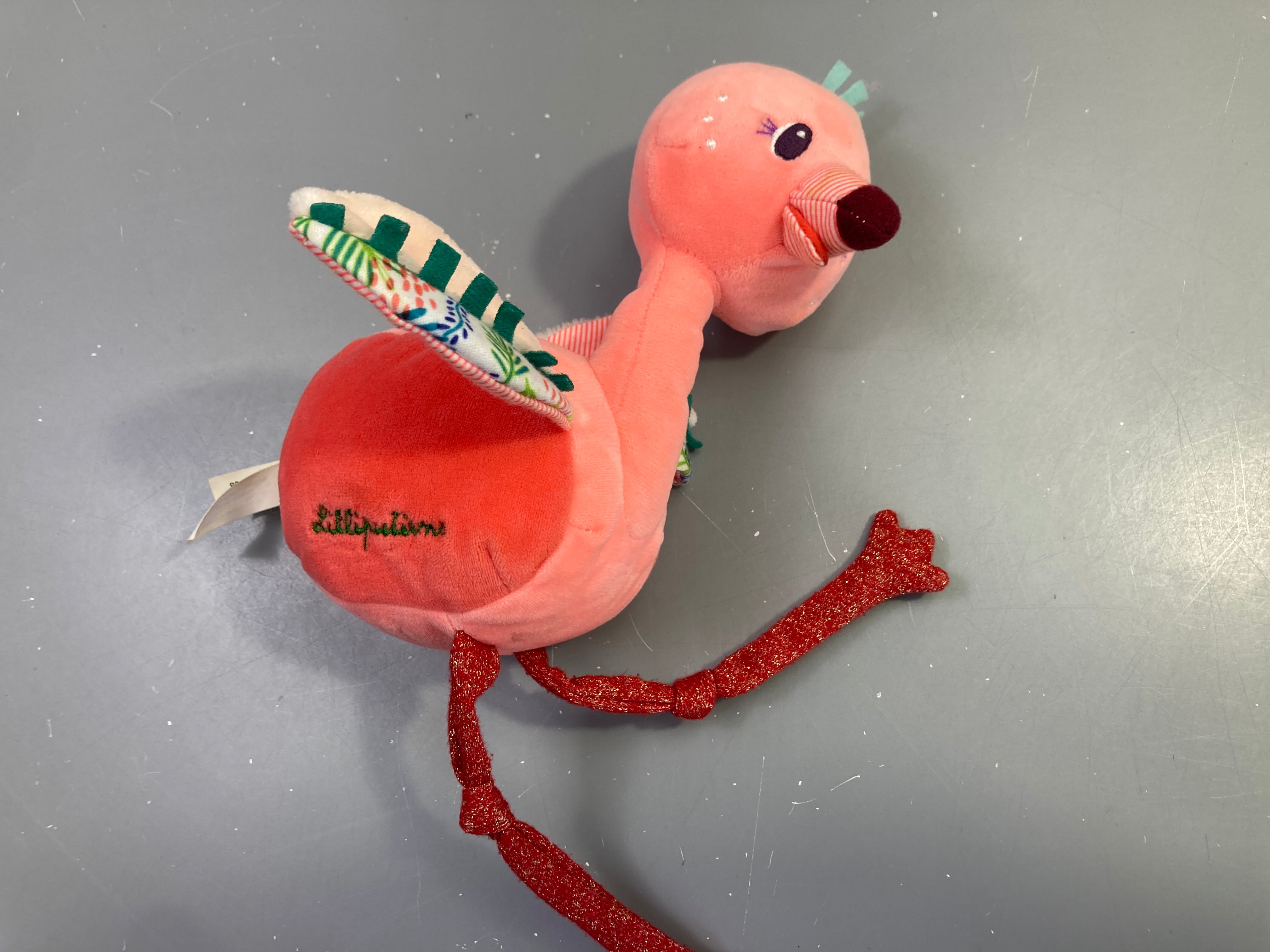 Anaïs caline, le flamant rose