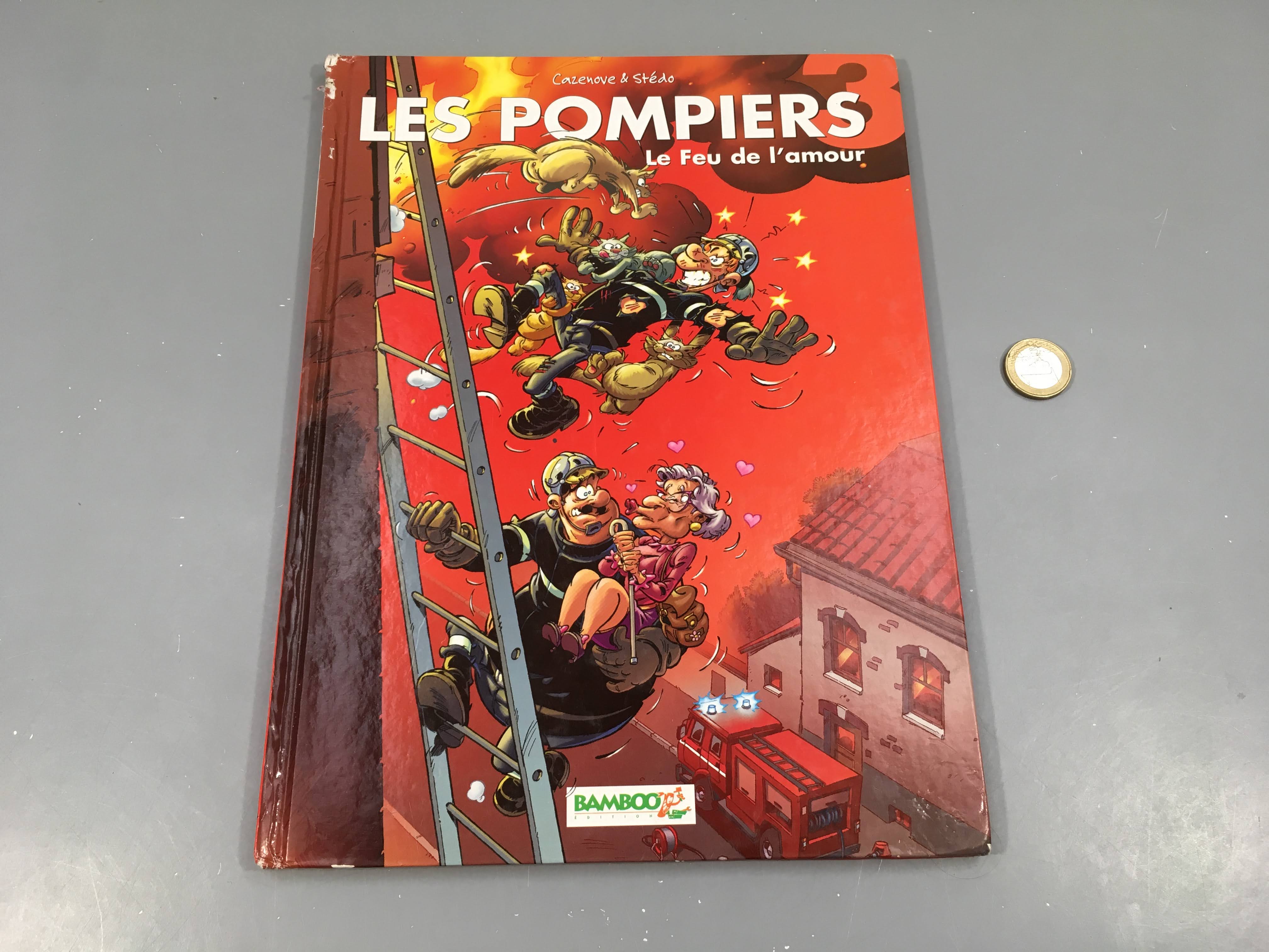 Les pompiers, le feu de l'amour-Coin abimé