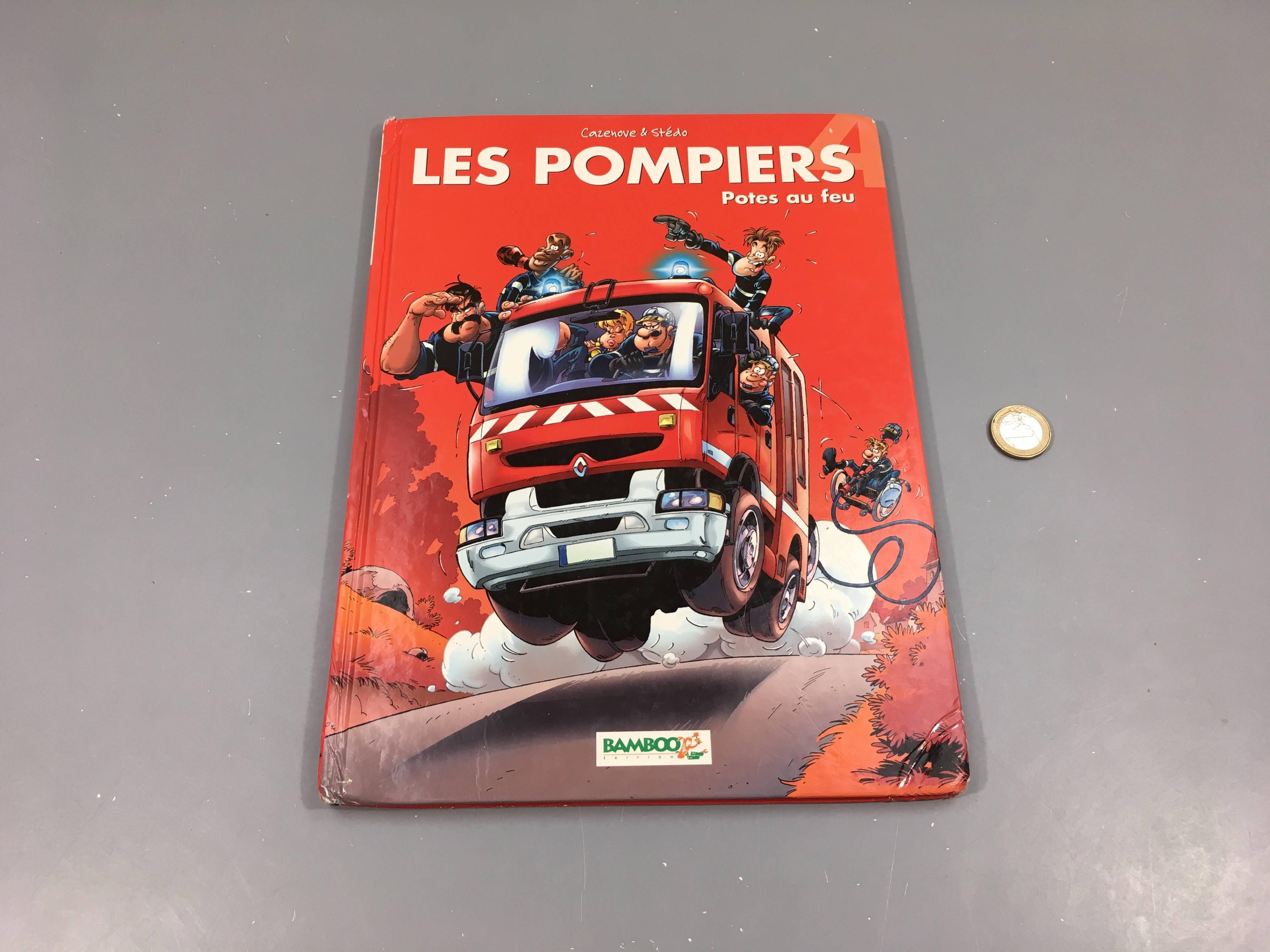 Les pompiers, Potes au feu-Coin abimé
