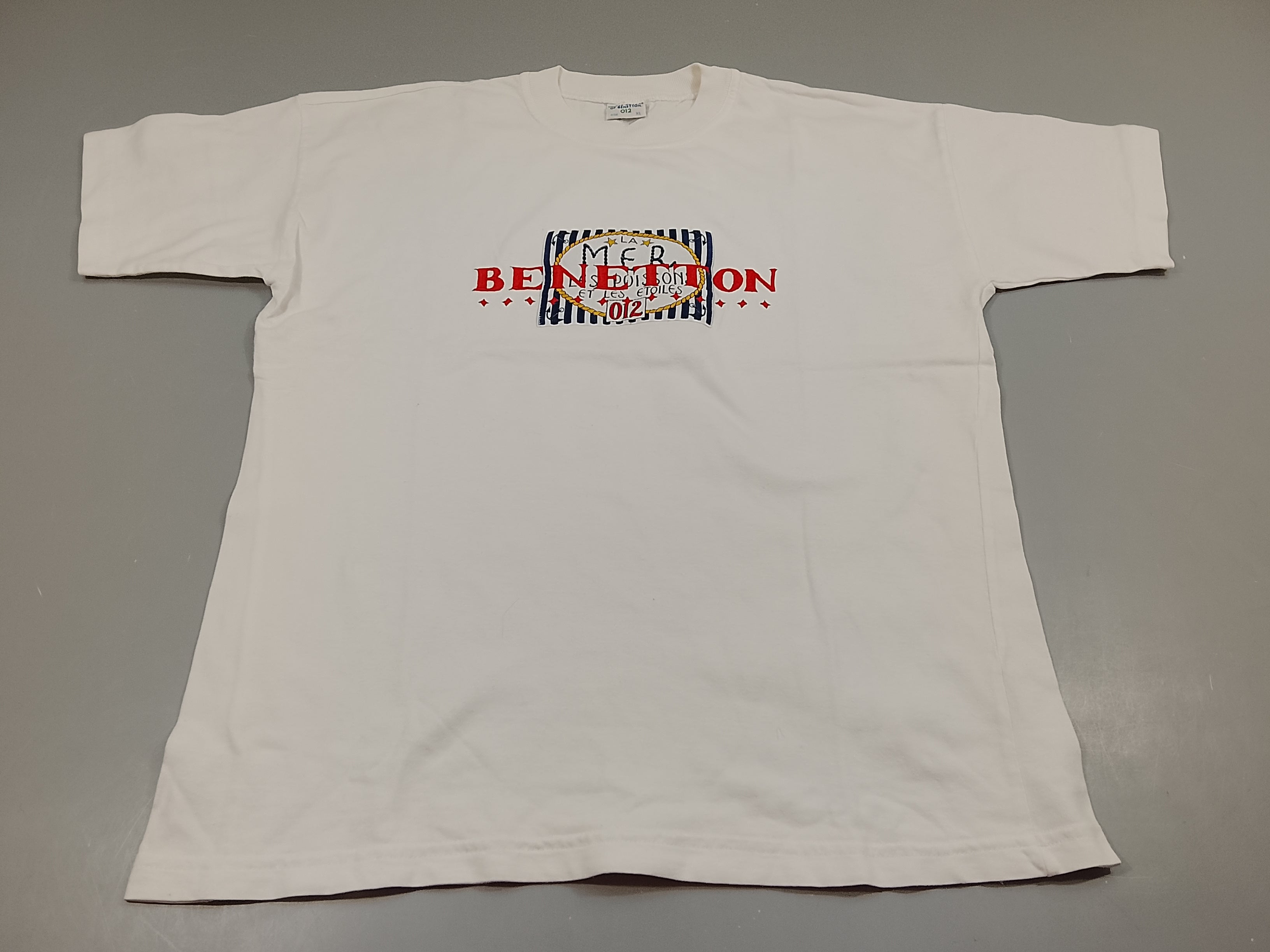 T-shirt m.c blanc , écusson drapeau ligné blanc, bleu marine 