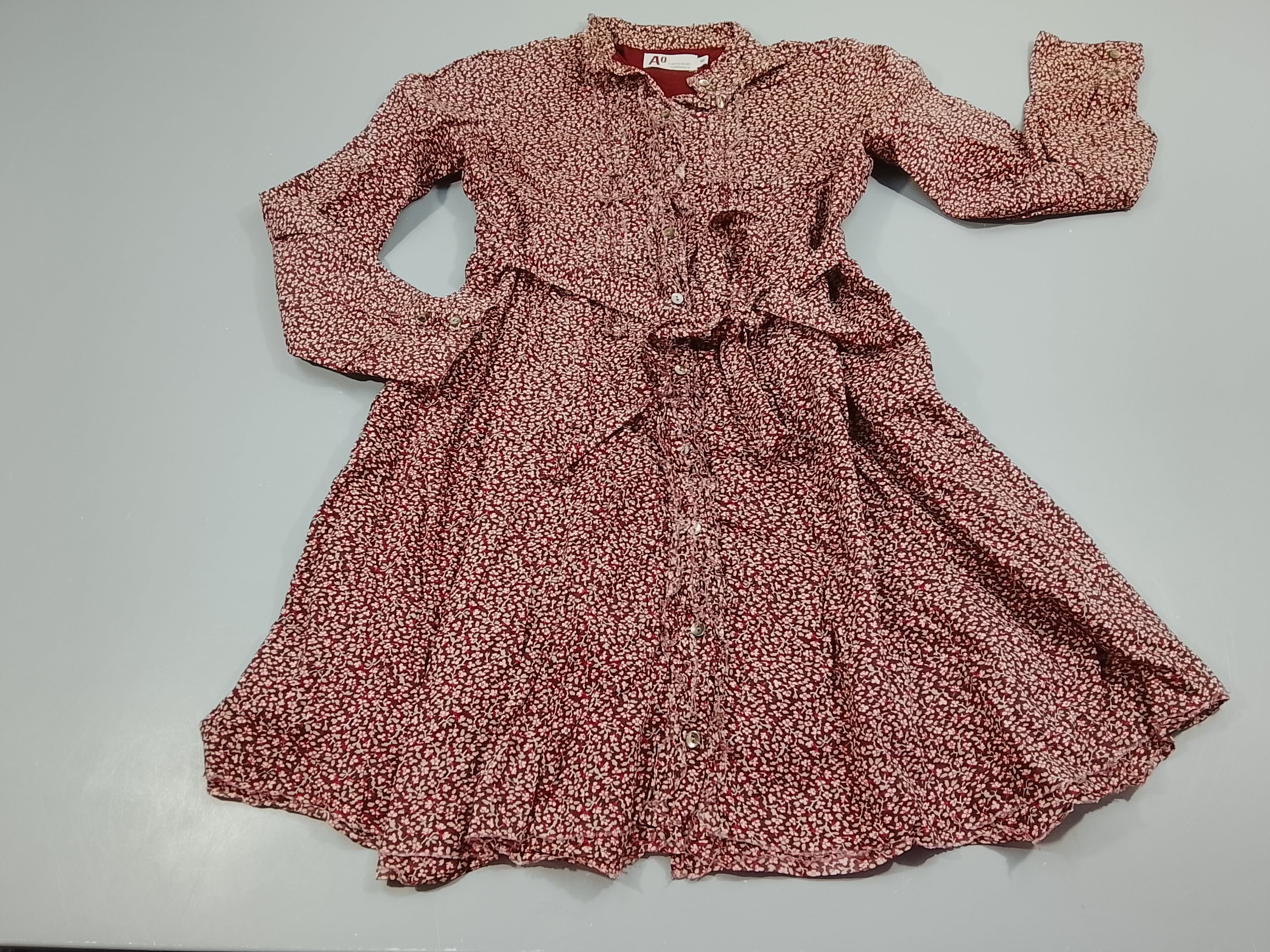 Robe m.l  American outfitters bordeaux à fleurs avec ceinture, doublure jersey