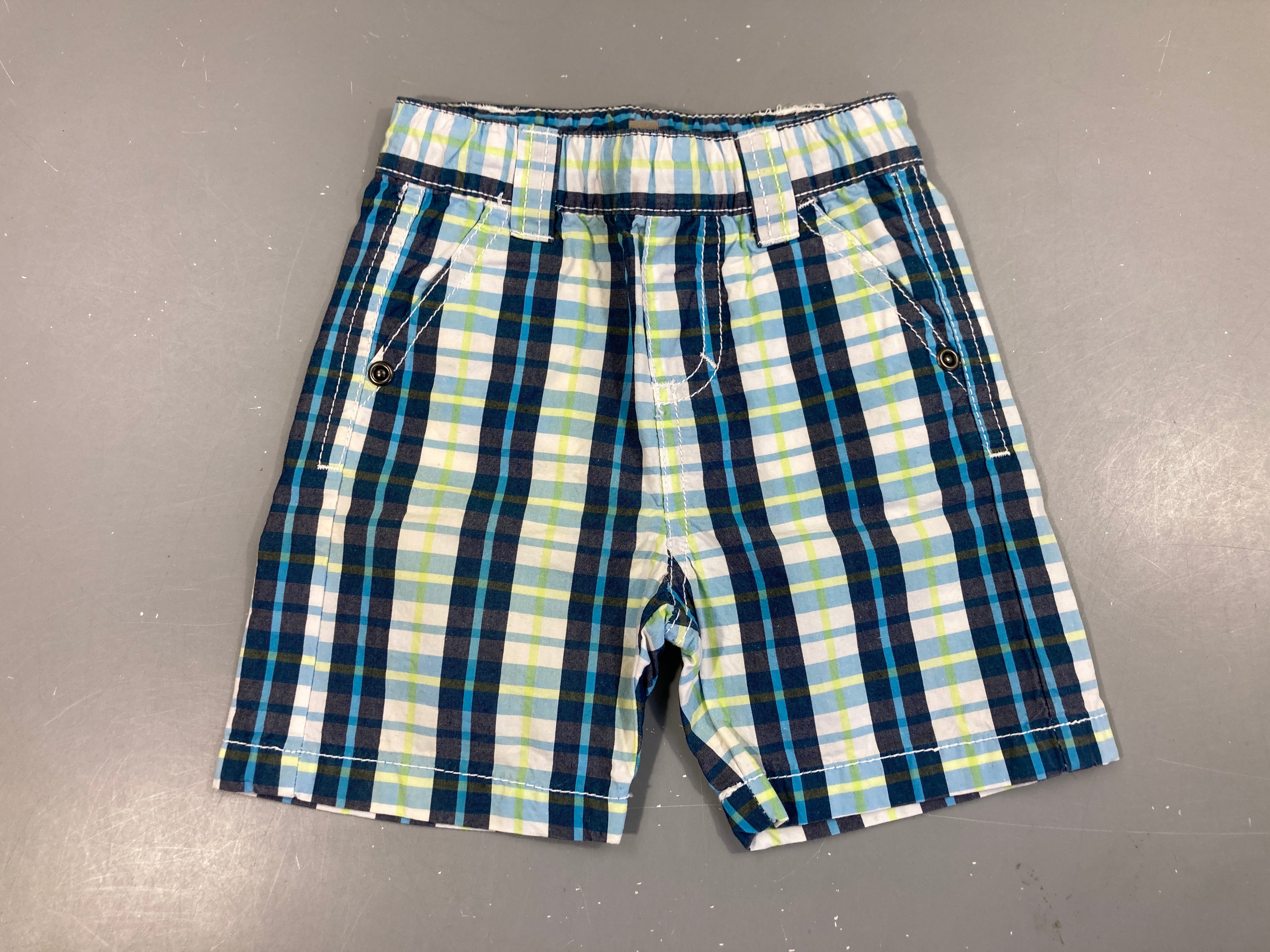 Bermuda à carreaux blanc-bleu