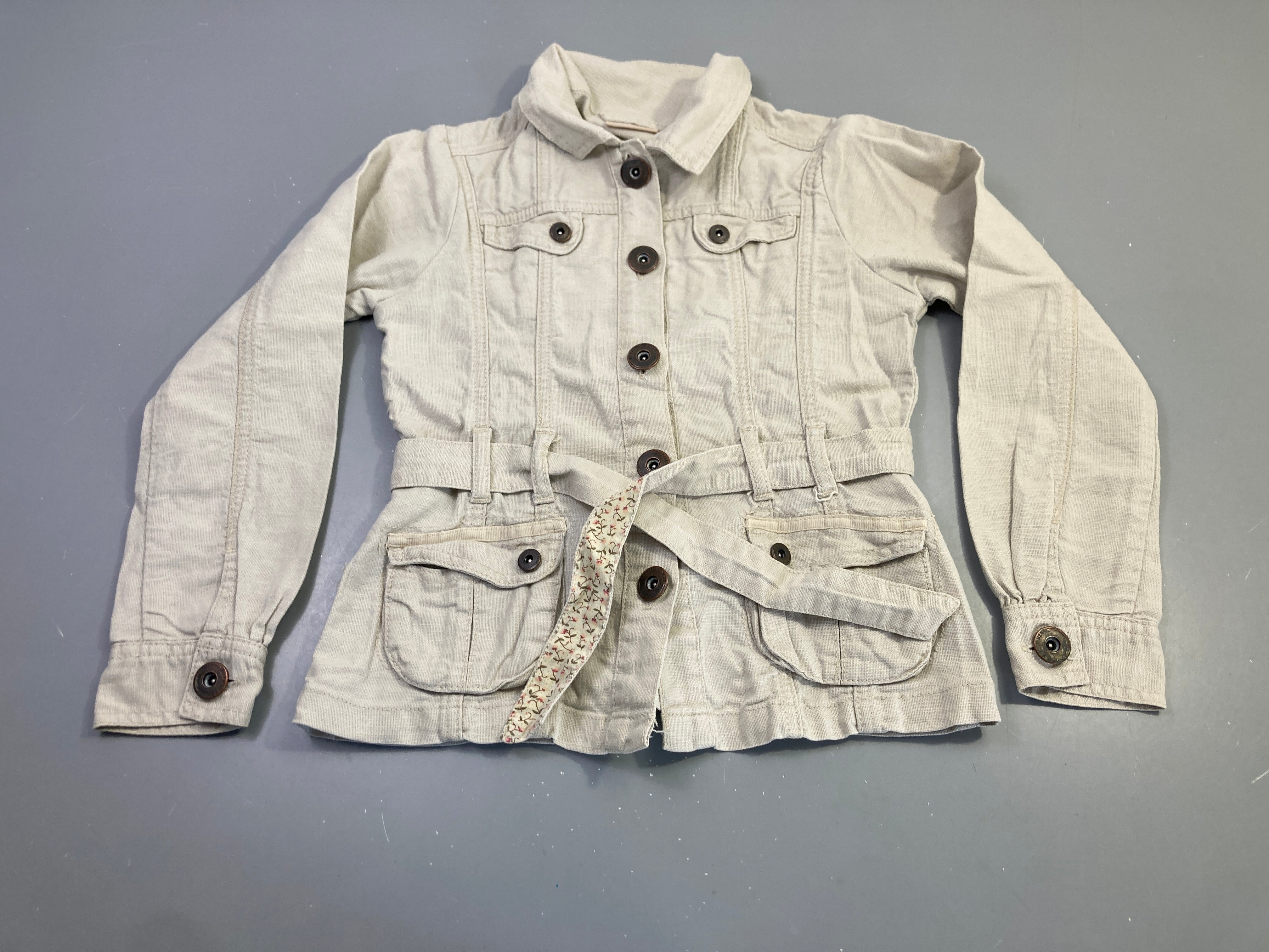 Veste m.l beige ceinturée poches