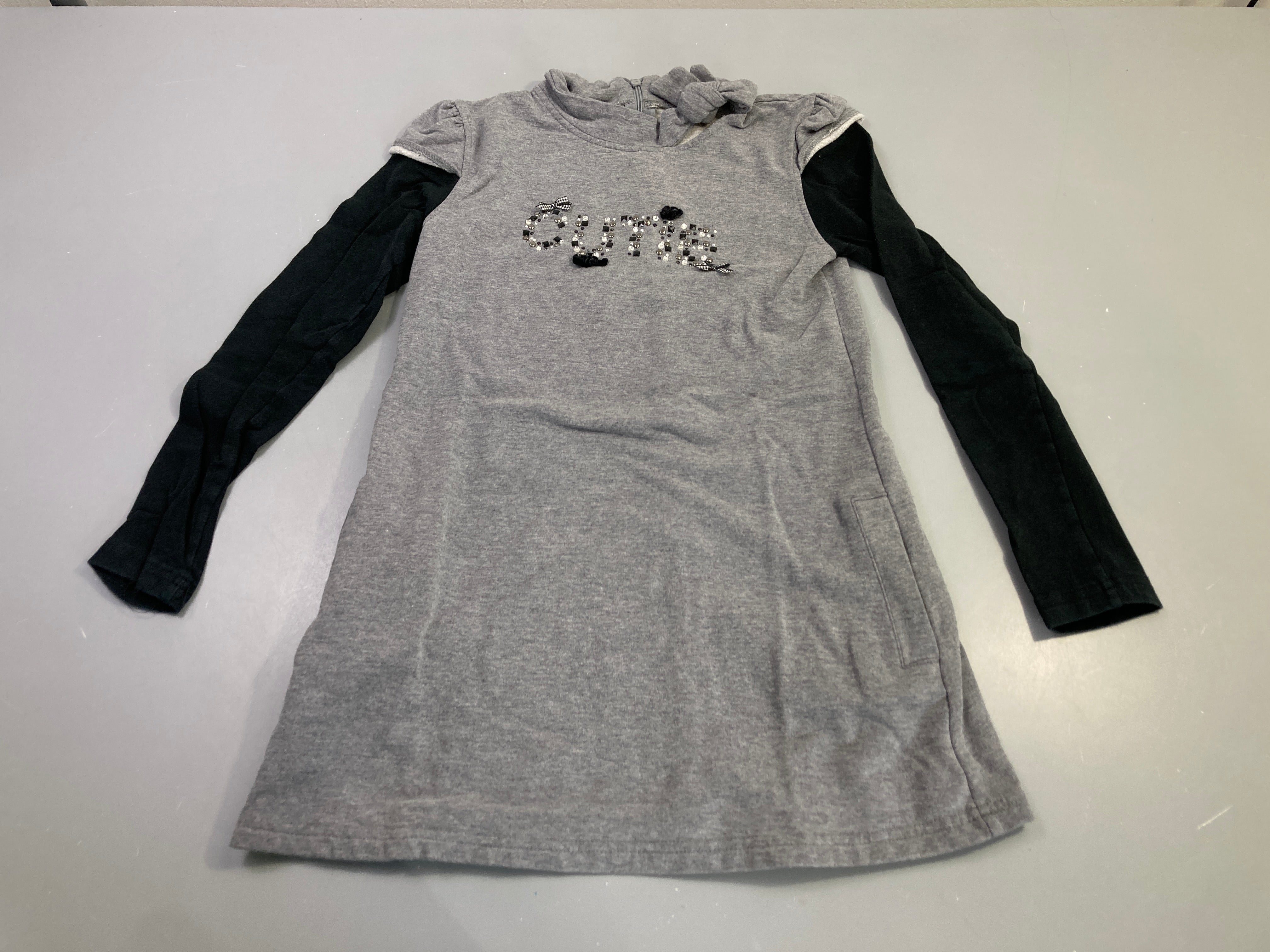 Robe m.l gris et noir message Cutie strass