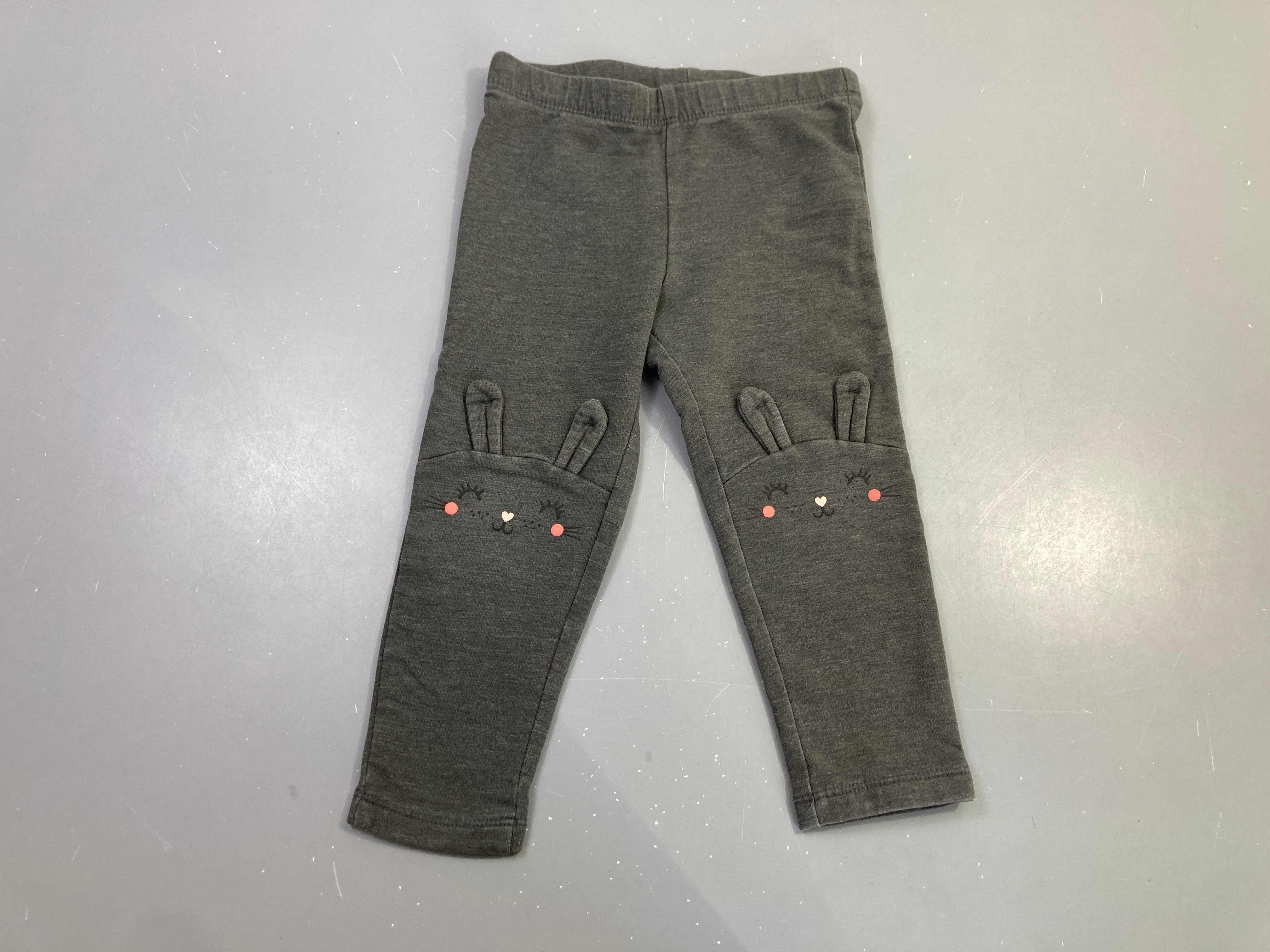 Pantalon molleton gris chiné lapin brodé