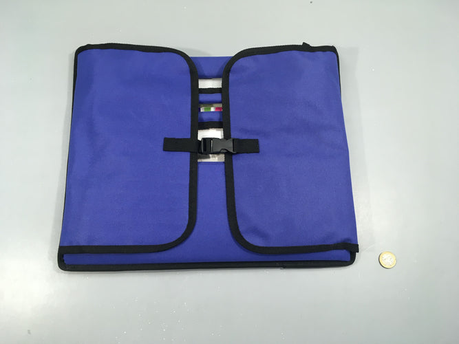 Etat neuf-Table de jeux portative XS Auto (Feutres non fourni), moins cher chez Petit Kiwi