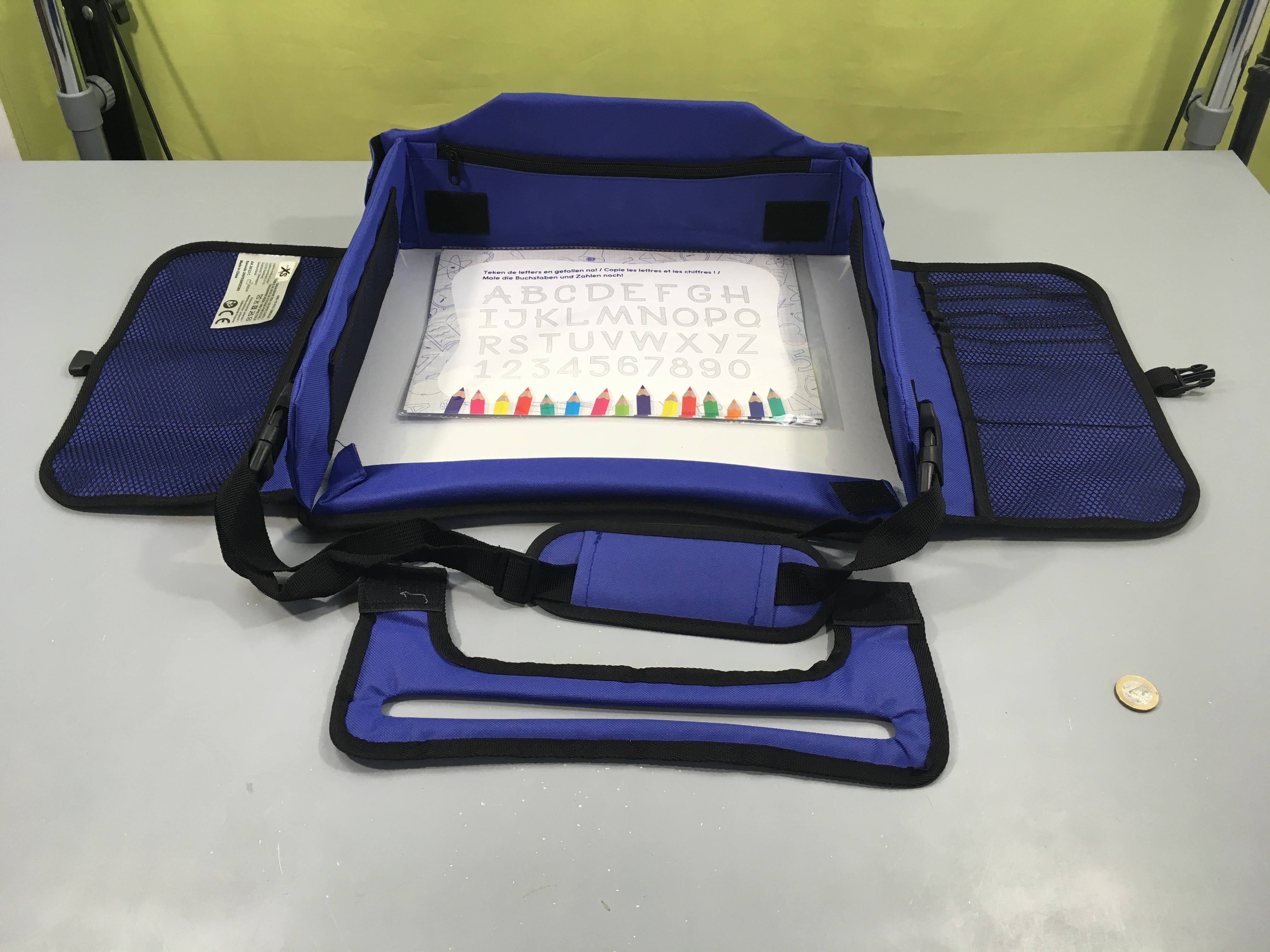 Etat neuf-Table de jeux portative XS Auto (Feutres non fourni)