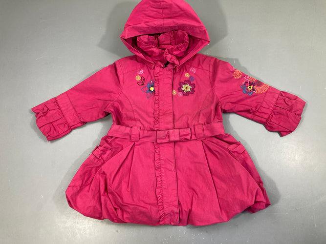 Veste légère zippée rose à capuche fleurs, un peu décolorée devant, moins cher chez Petit Kiwi