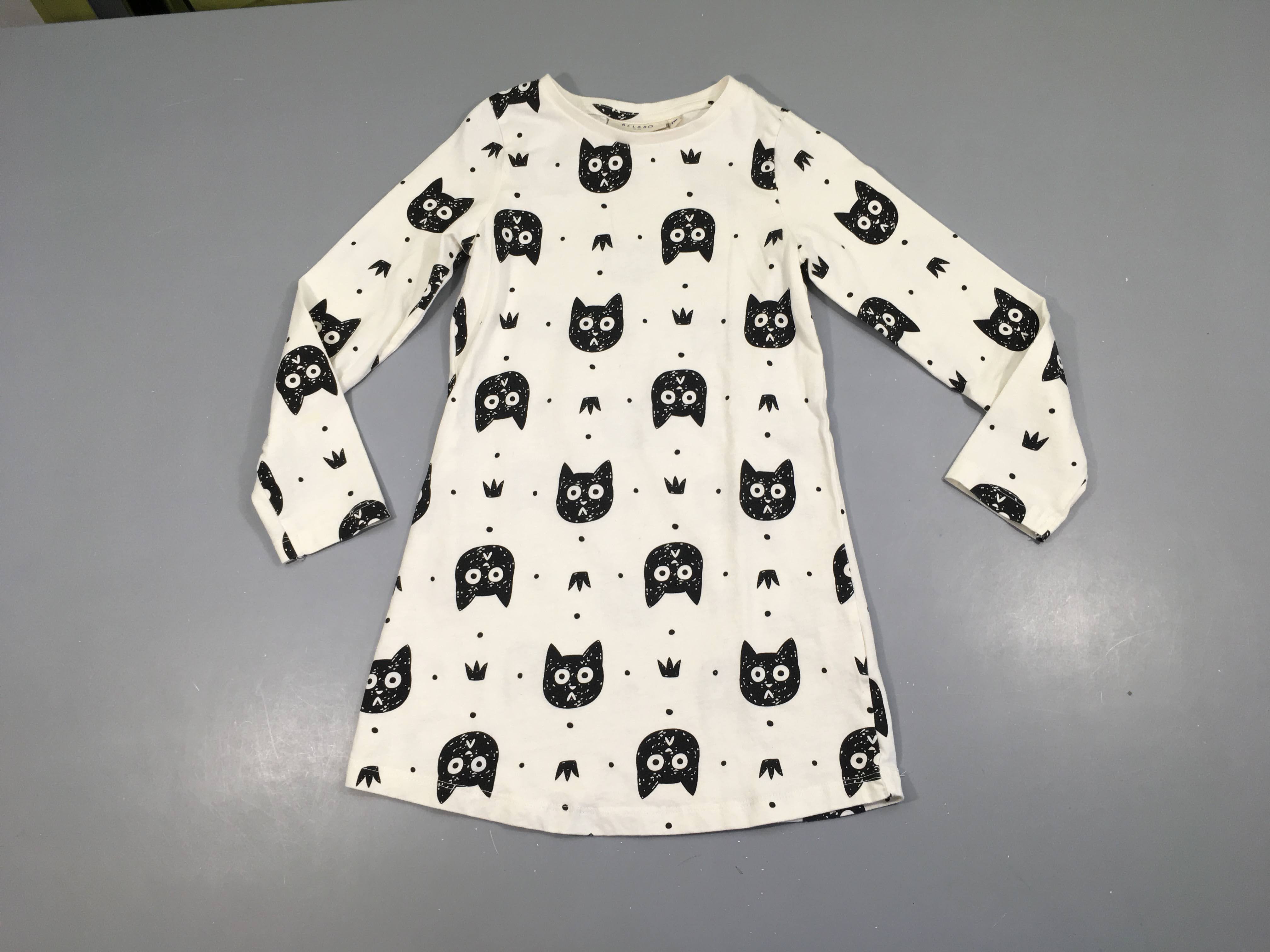 Robe m.l blanc cassé chats noirs