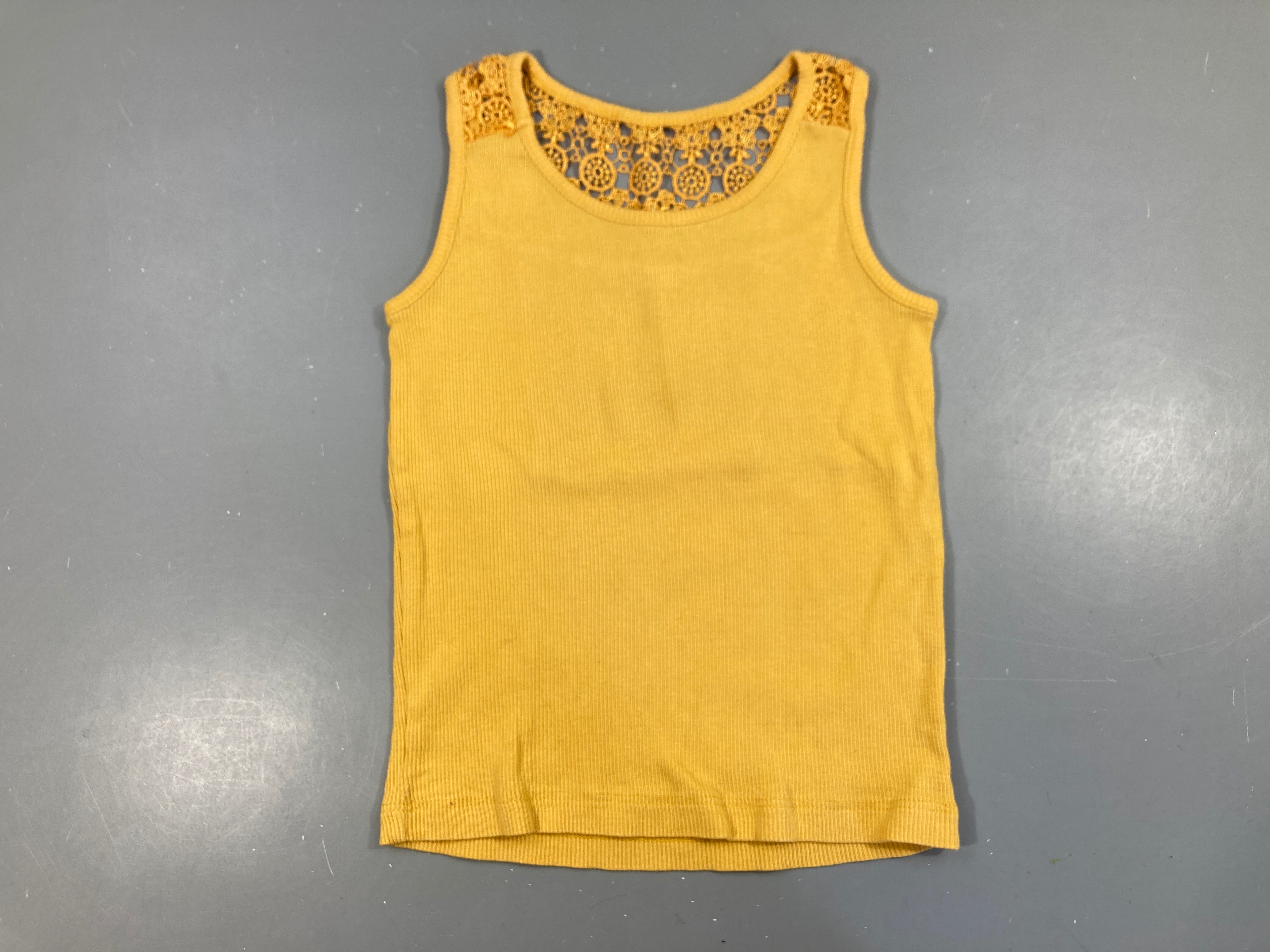 Débardeur moutarde côtelé dentelle dos