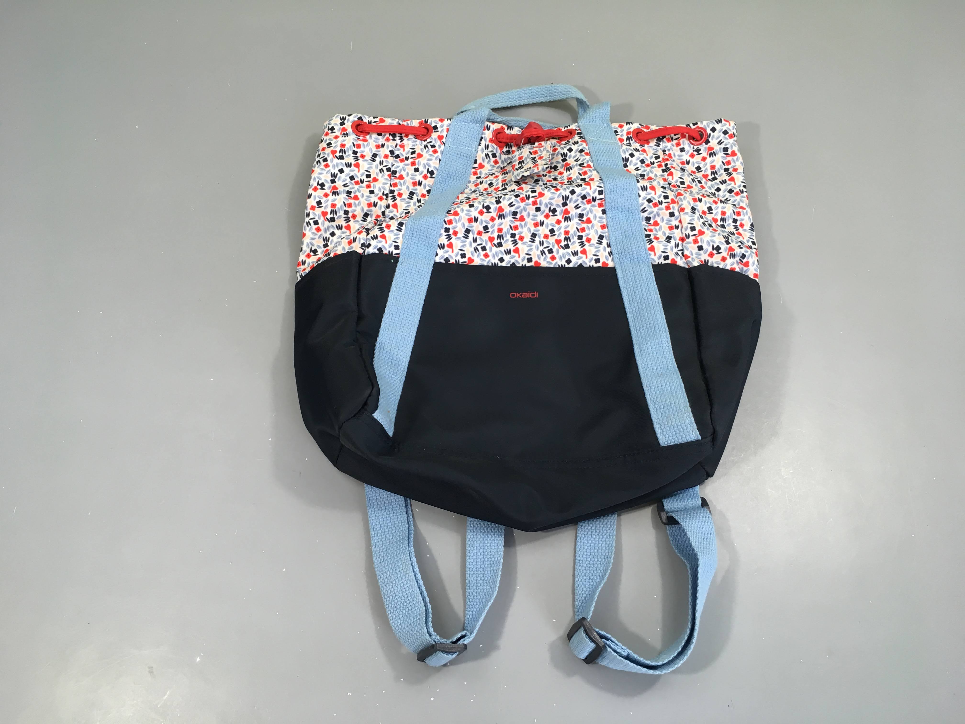 Sac à dos bleu-blanc-motifs rouge