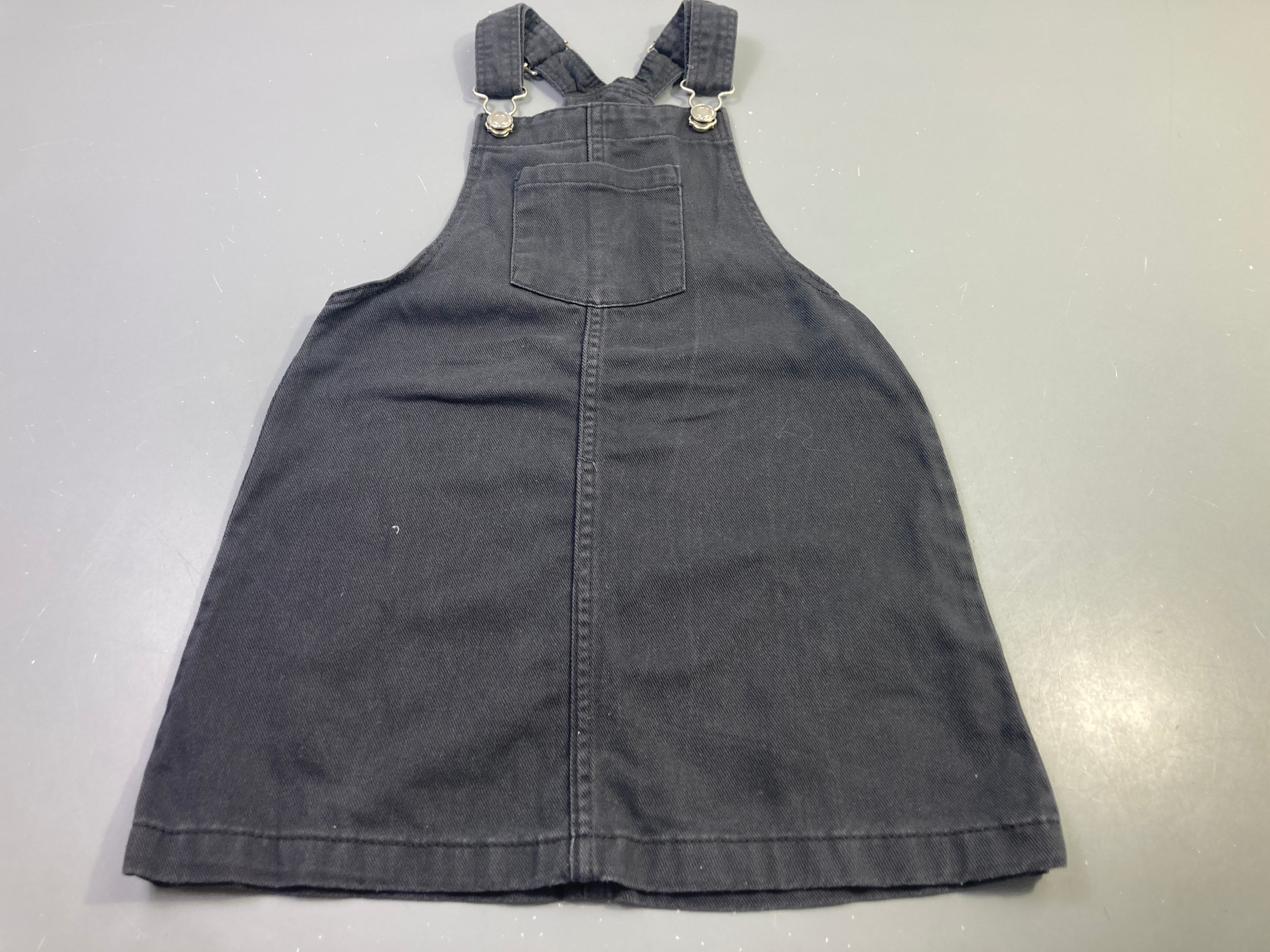 Robe salopette jean noir poche