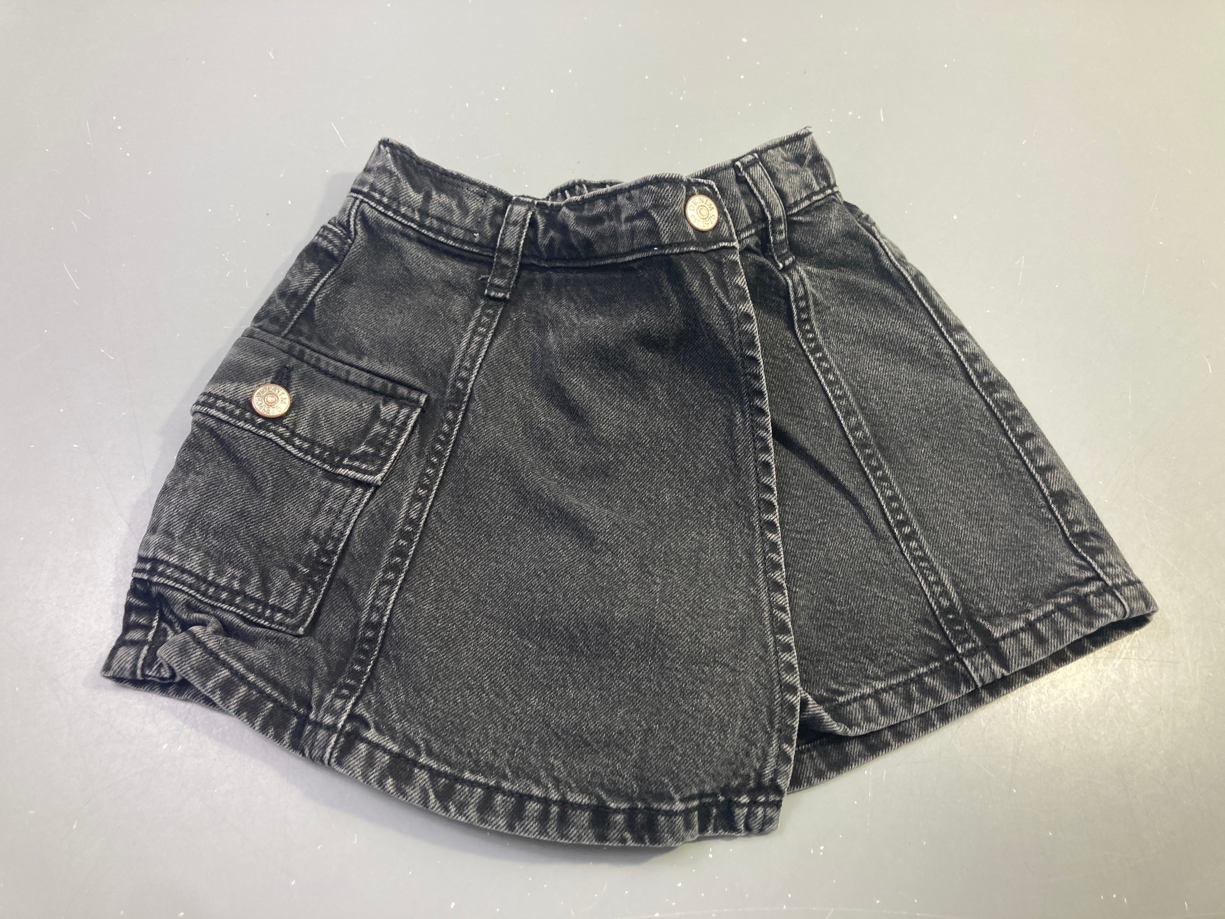 Jupe-short jean noir poches