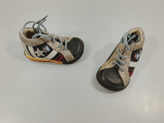 Chaussures hautes Bopy bleu marine-gris , étoile, petit médaillon (18), moins cher chez Petit Kiwi