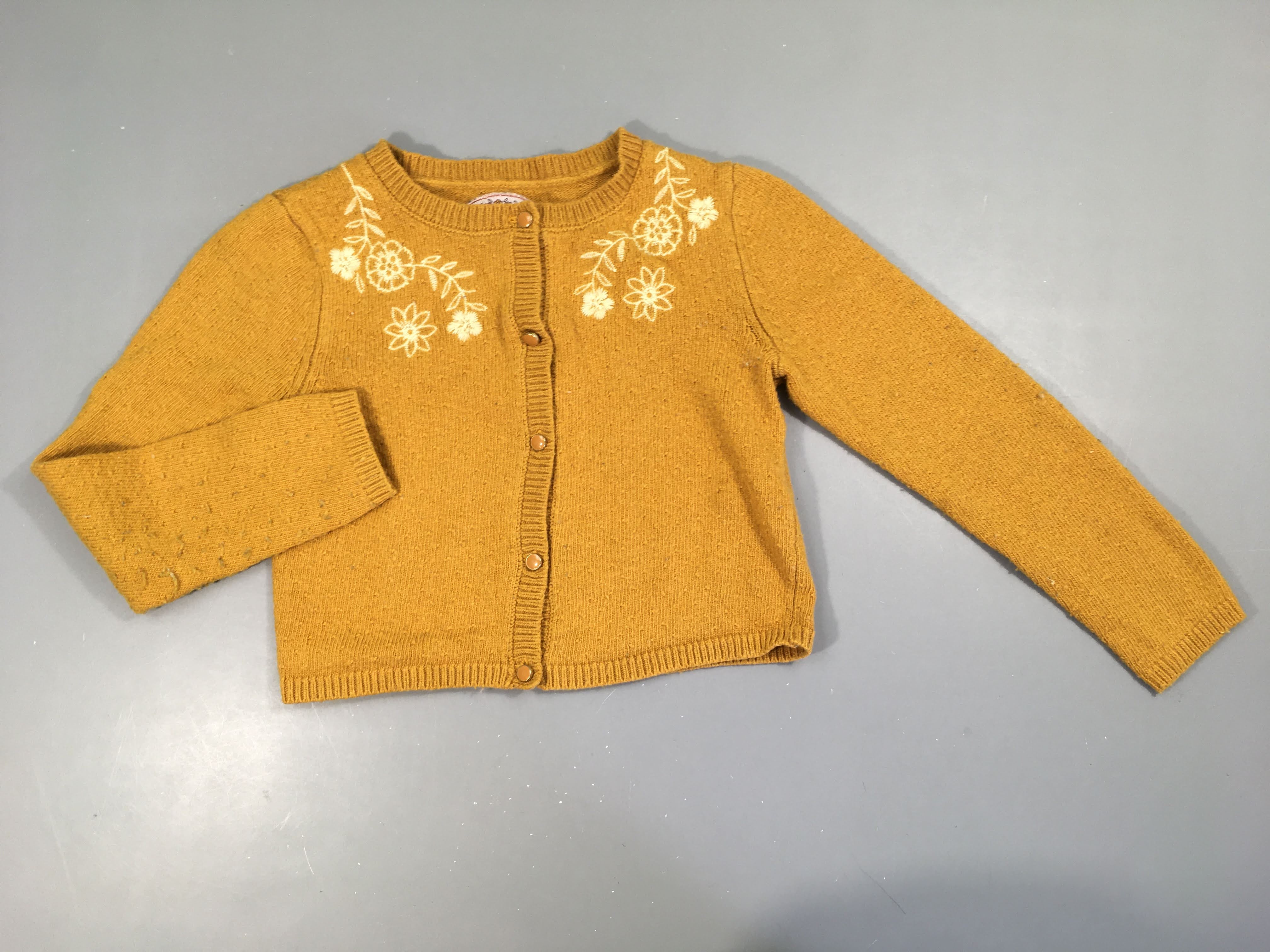 Gilet moutarde fleurs brodées 27% laine Bouloché