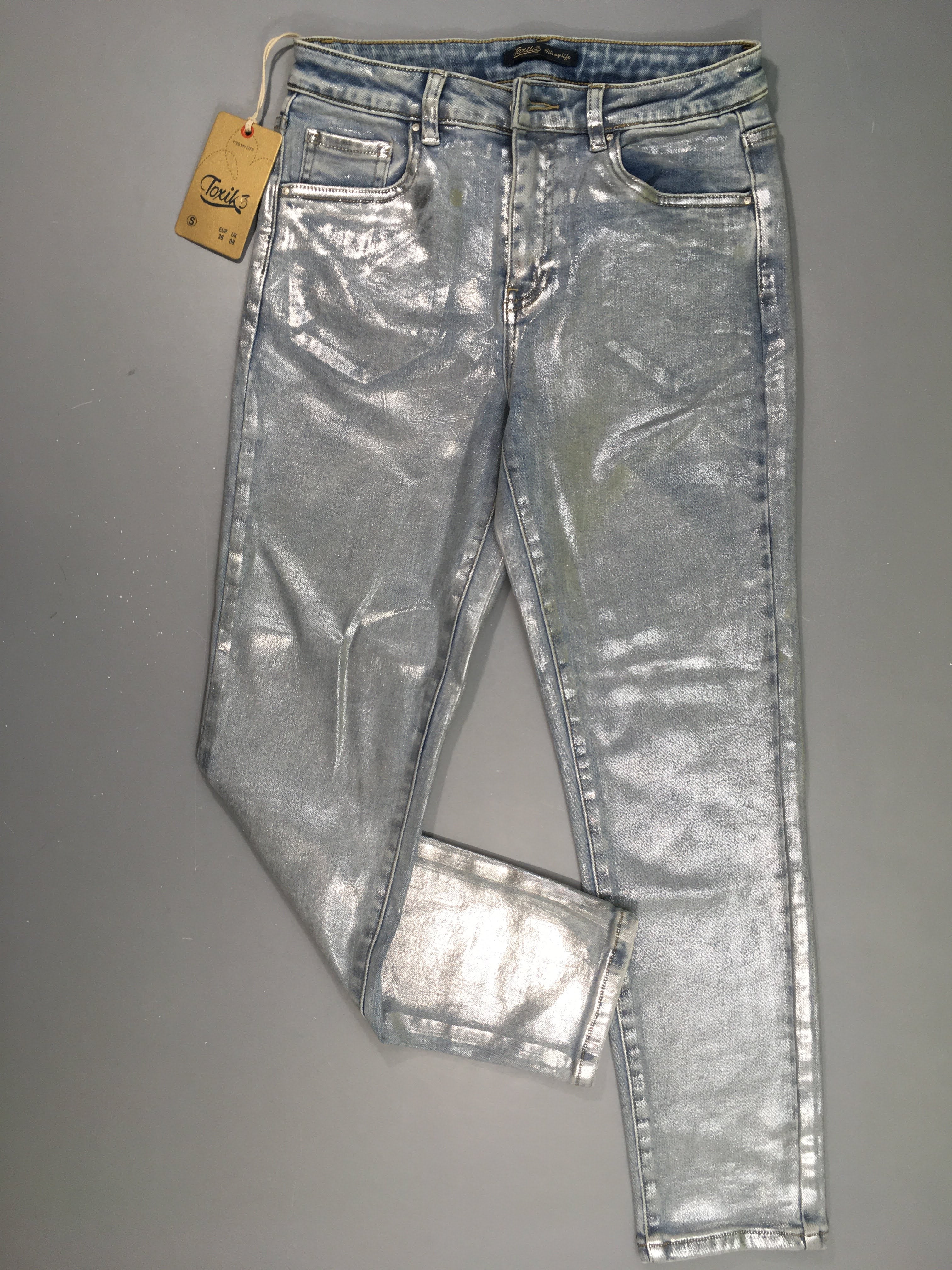 Neuf-Pantalon denim effet argenté irisé Boy friend 36