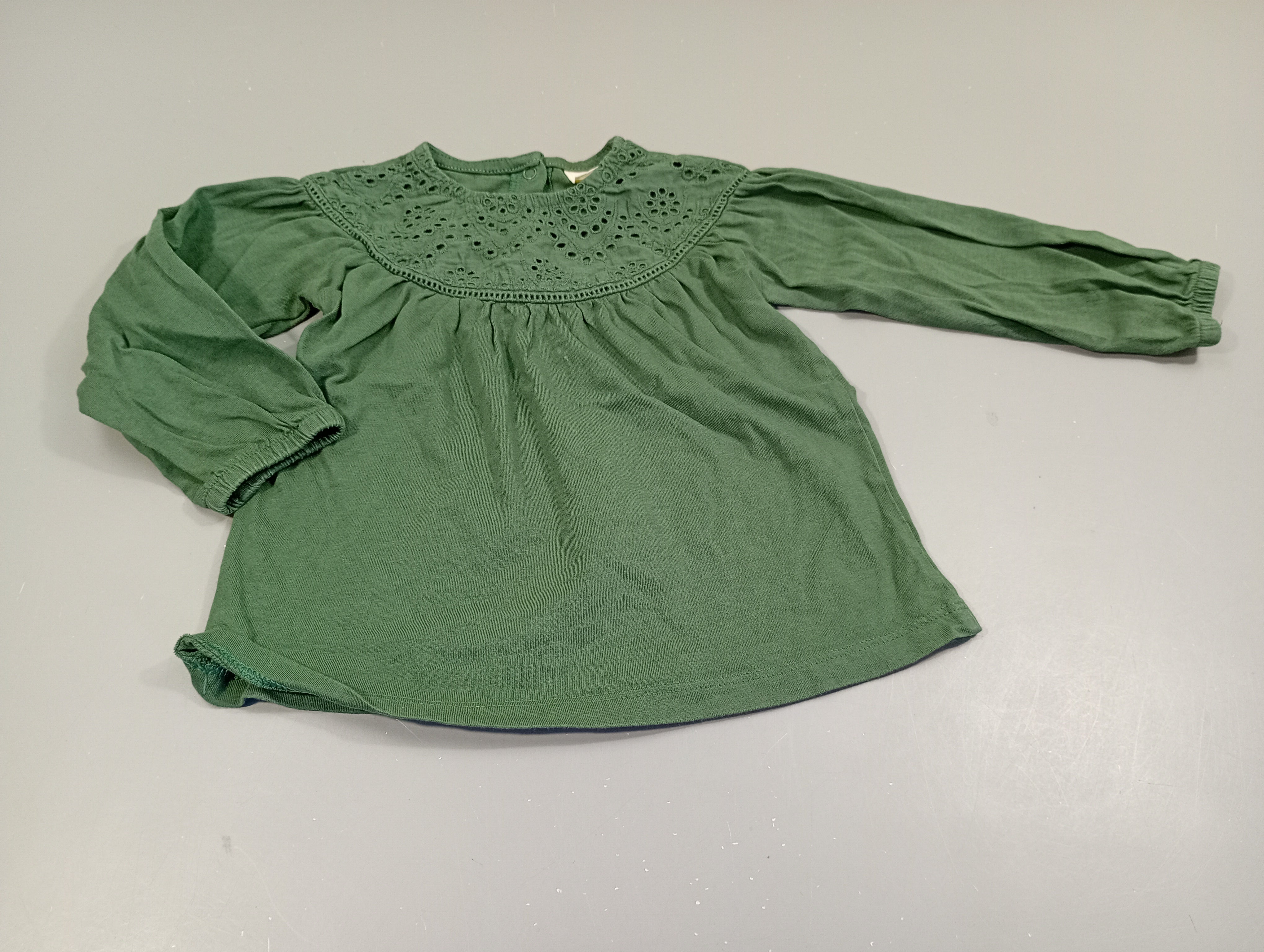 T-shirt m.l vert , broderie sur le dessus