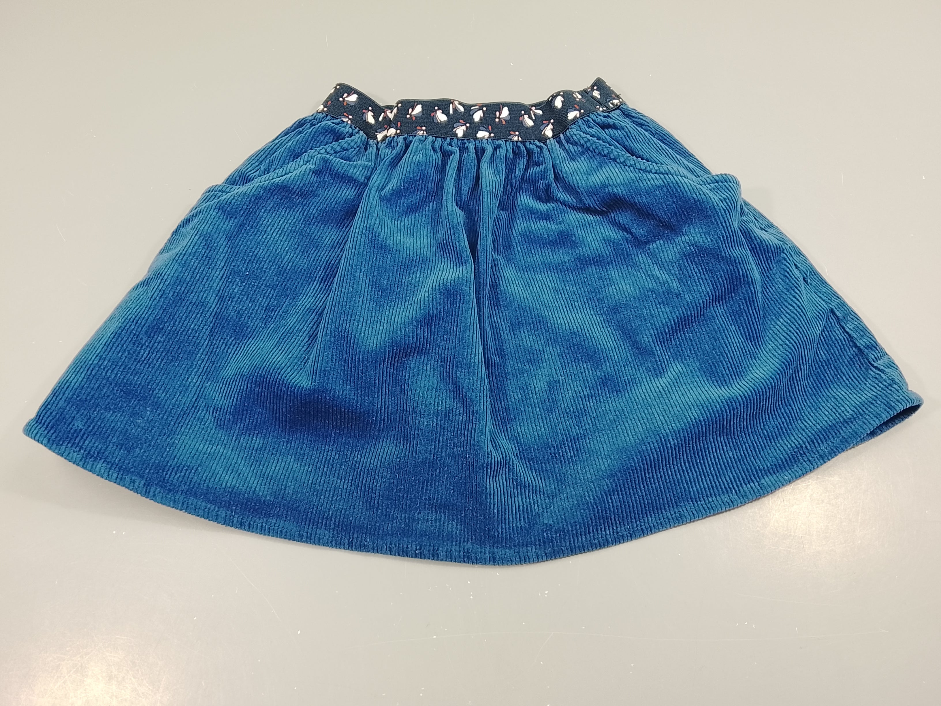 Jupe velours côtelé bleu, taille élatique bleu marine à motifs