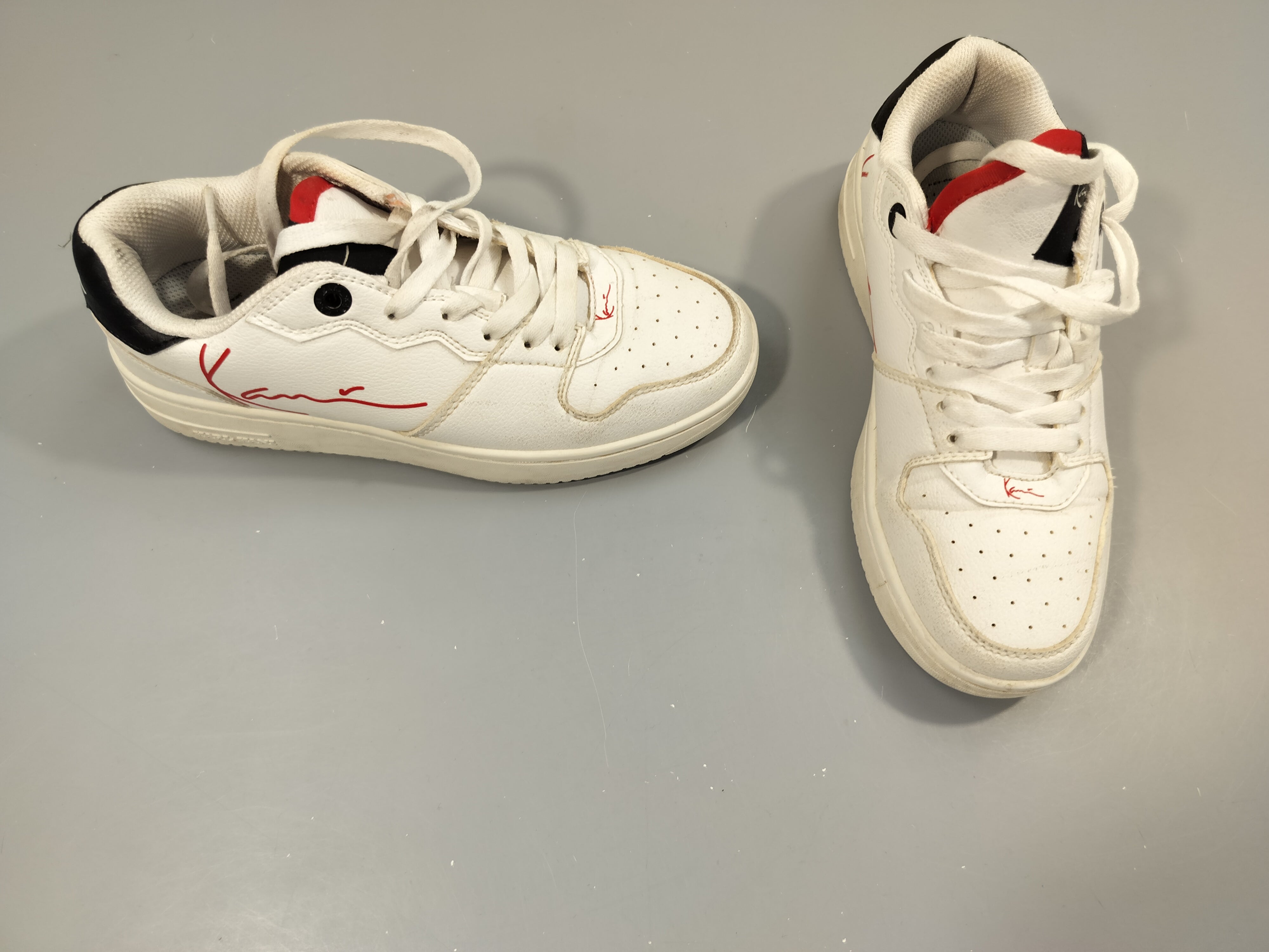 Baskets blanc, bleu marine, rouge Karl Kani- 38