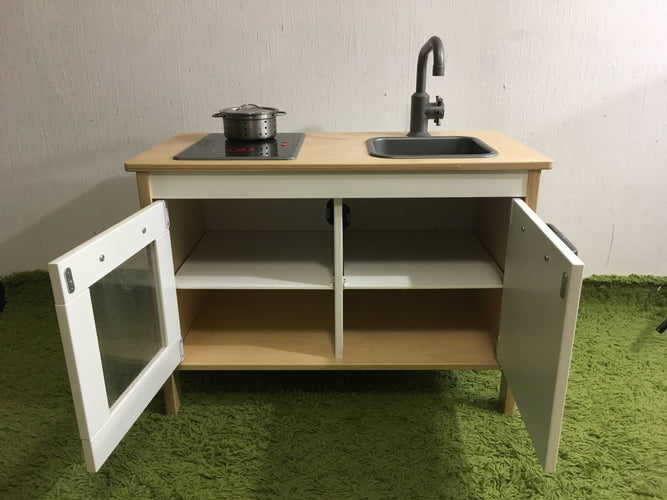 Cuisine IKEA en bois DUKTIG, moins cher chez Petit Kiwi