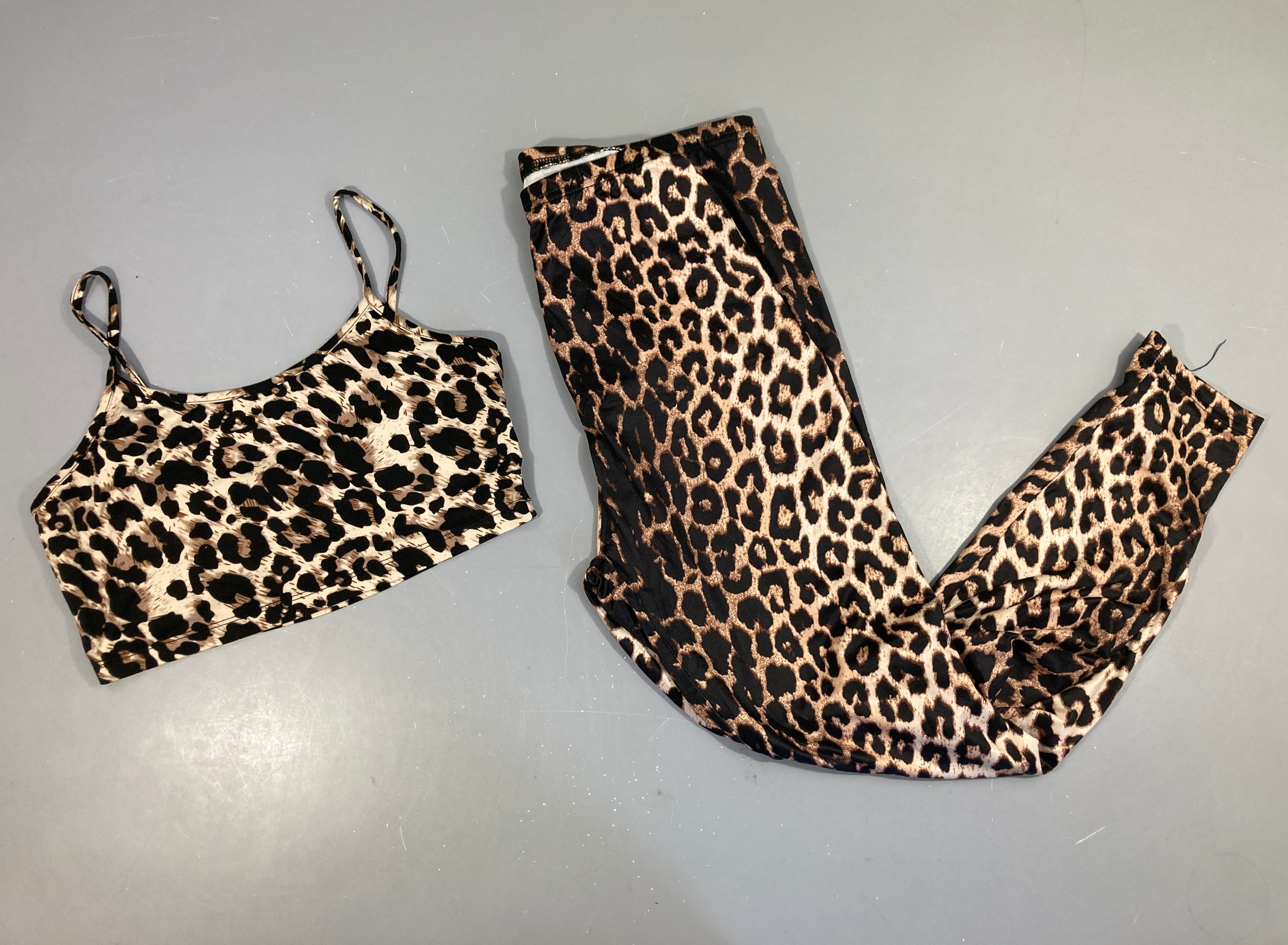 Brassière noire léopard + Pantalon souple