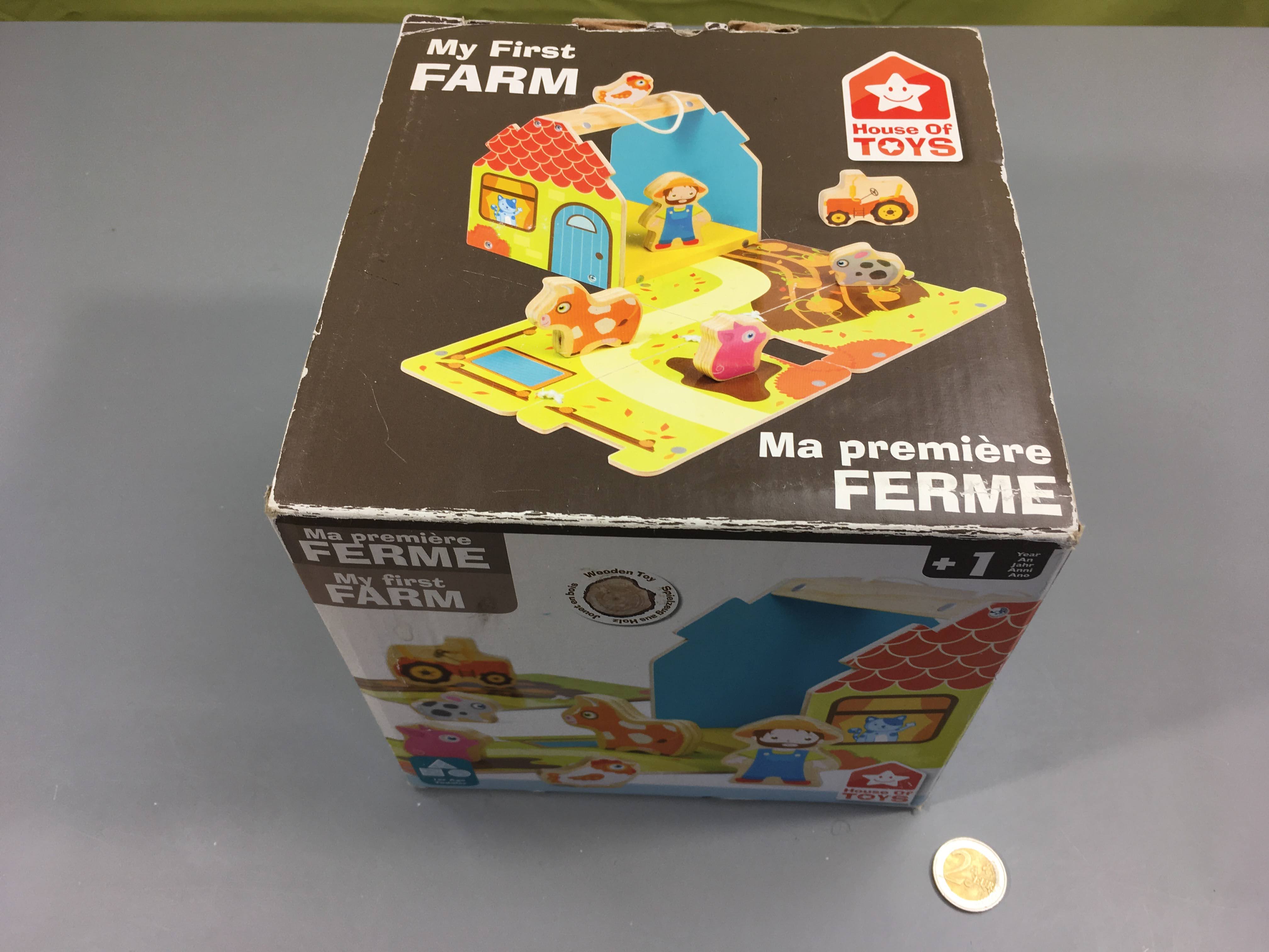 Ma première ferme, parois magnétiques + 6 personnages en bois 1a, boite abimée, House of toys